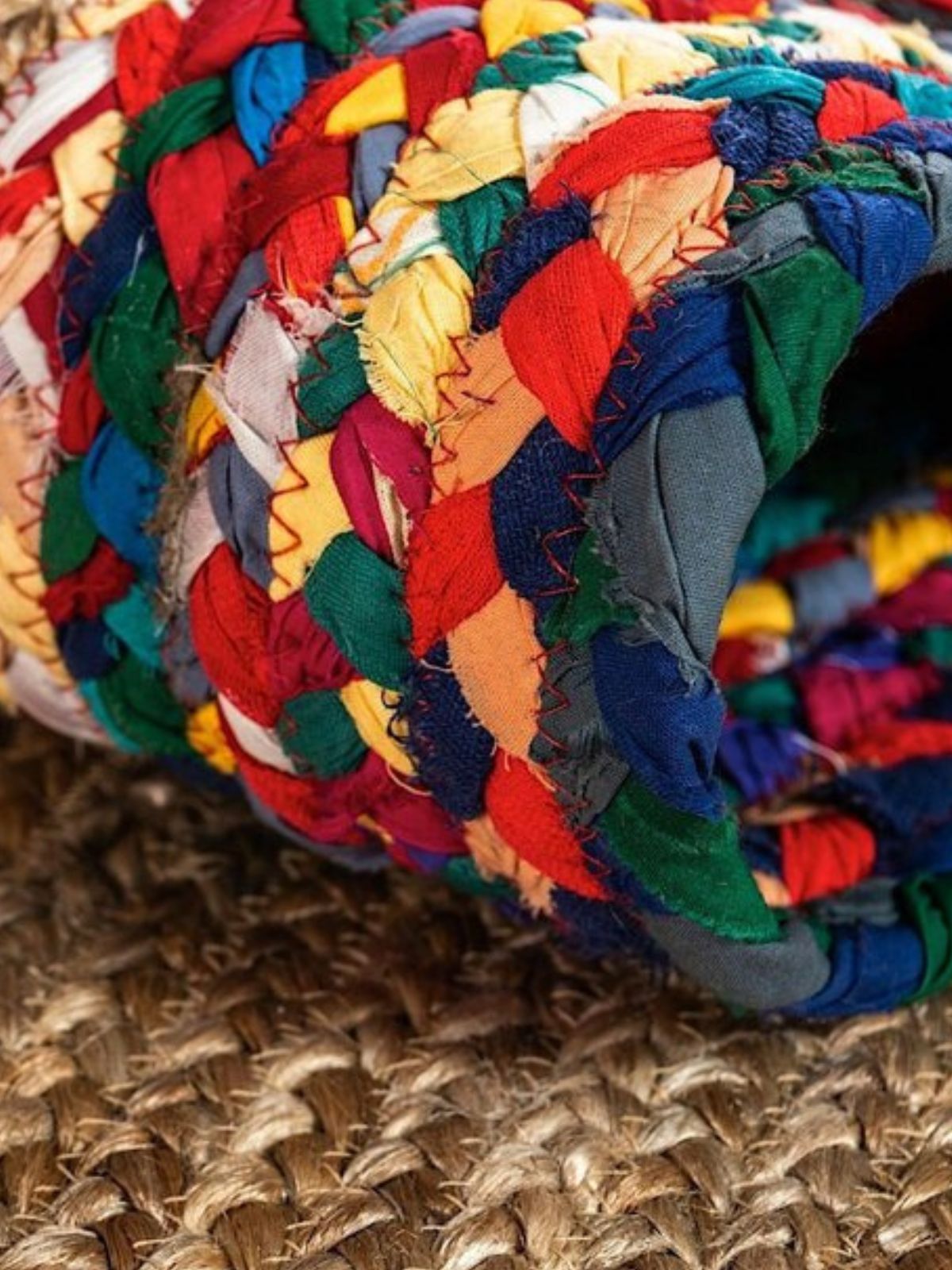 Meru bordered braided area rug_5
