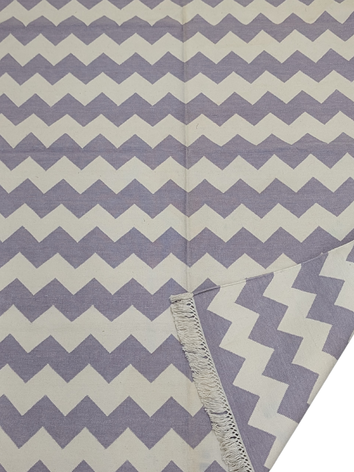 Amethyst Zigzag Cotton Rug-Purple detail of the geometric pattern in cotton