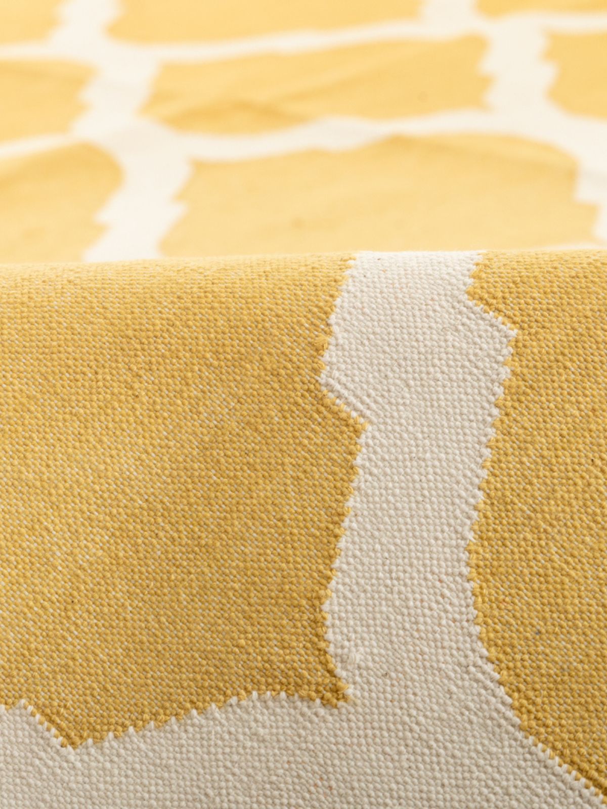 Dream Ogee Rug-Yellow detail of the geometric pattern in wool