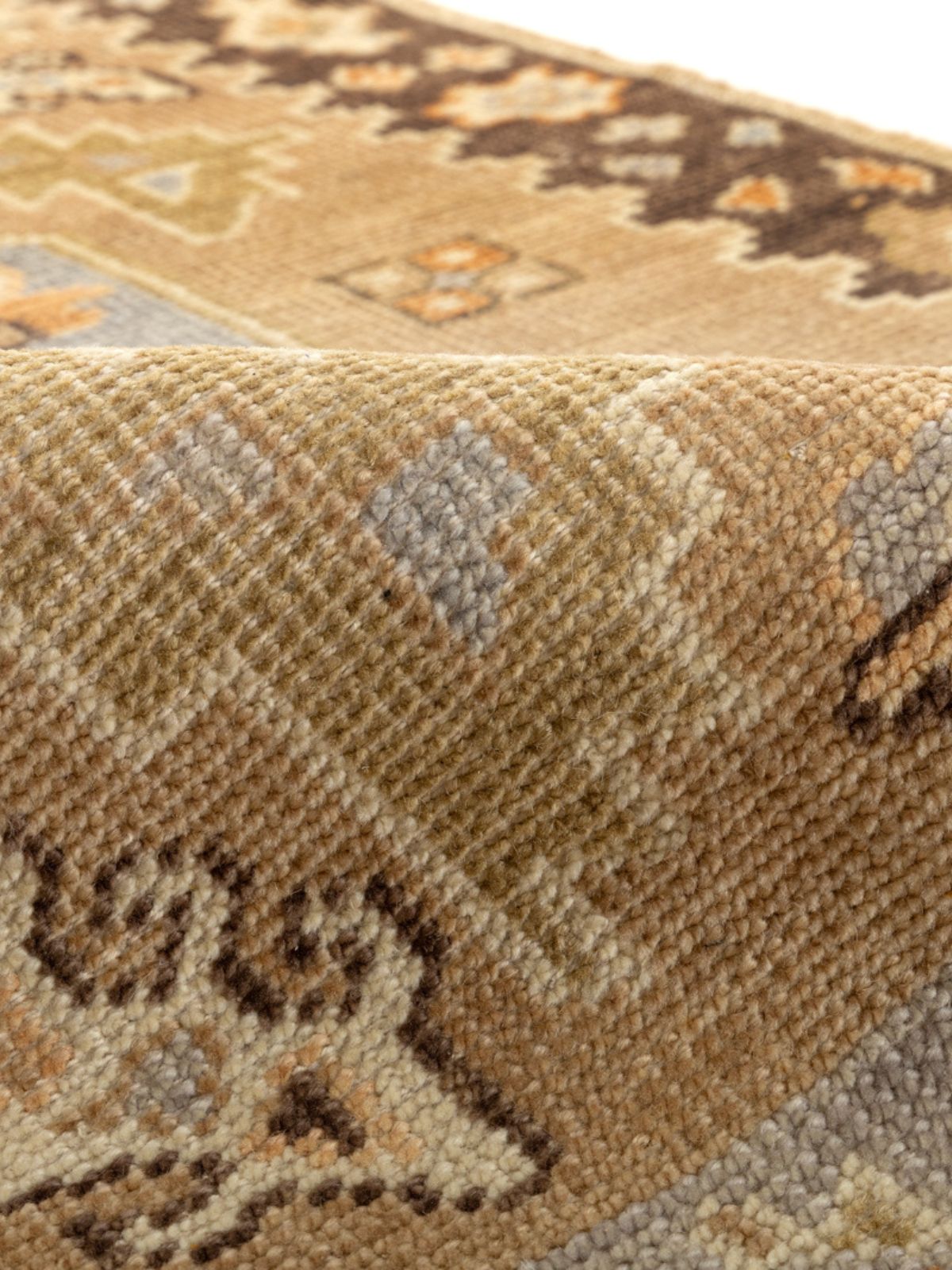Earthy Mirage Oushak Rug detail of the traditional motif in wool