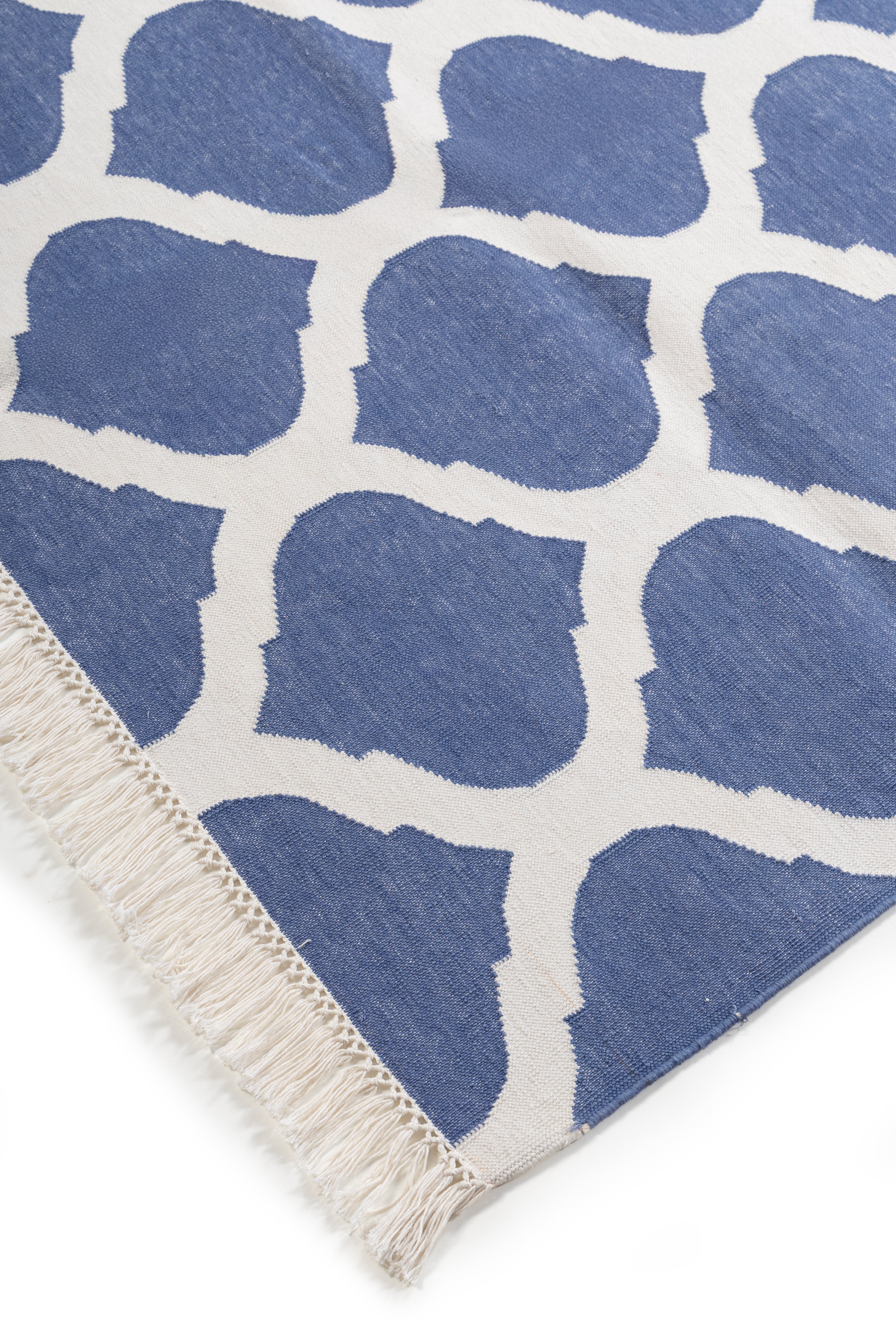 Enchantment cotton Flatweave Rug-Blue close-up showing the cotton weave and geometric motif