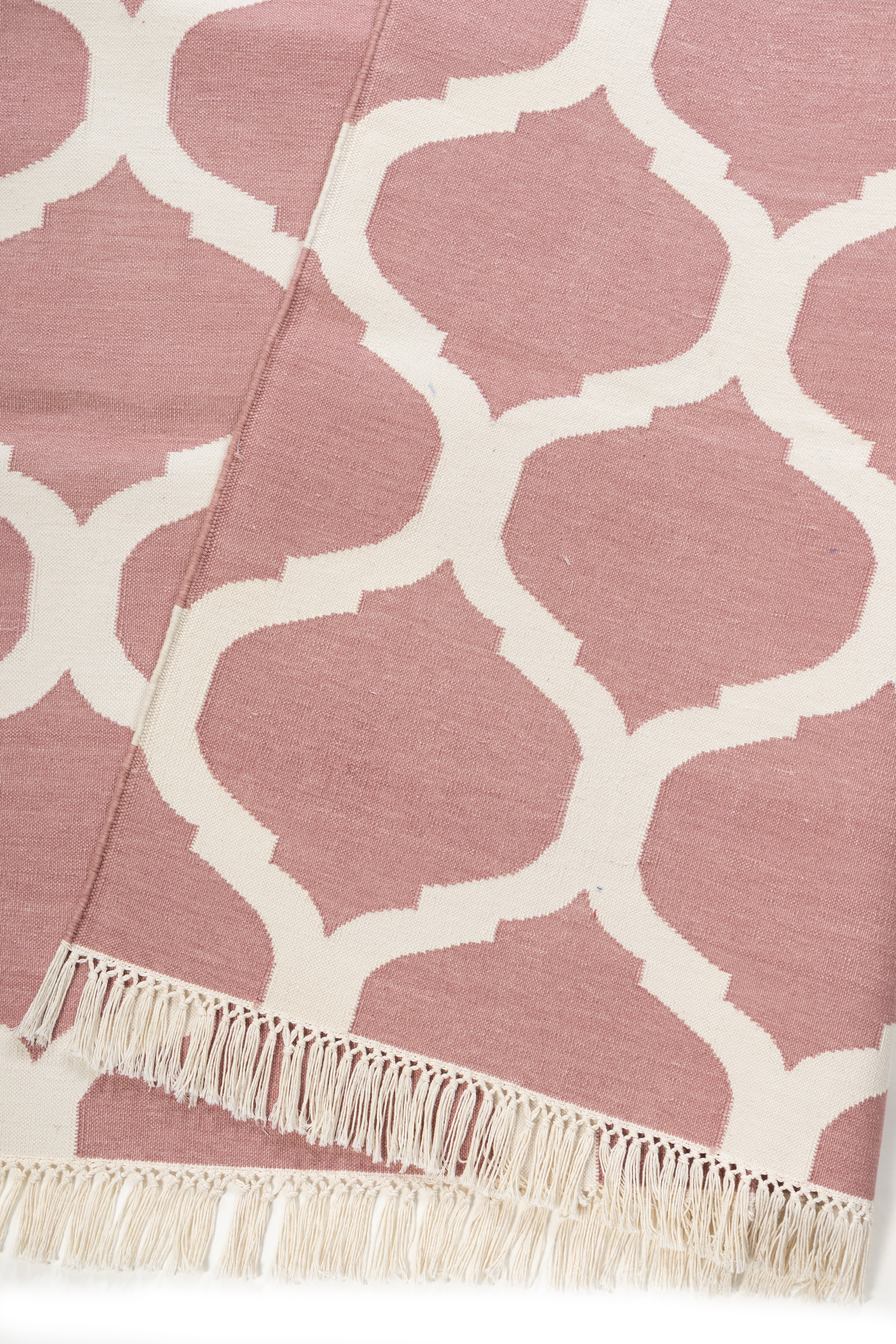 Enchantment cotton Flatweave Rug-Pink detail of the geometric pattern in cotton