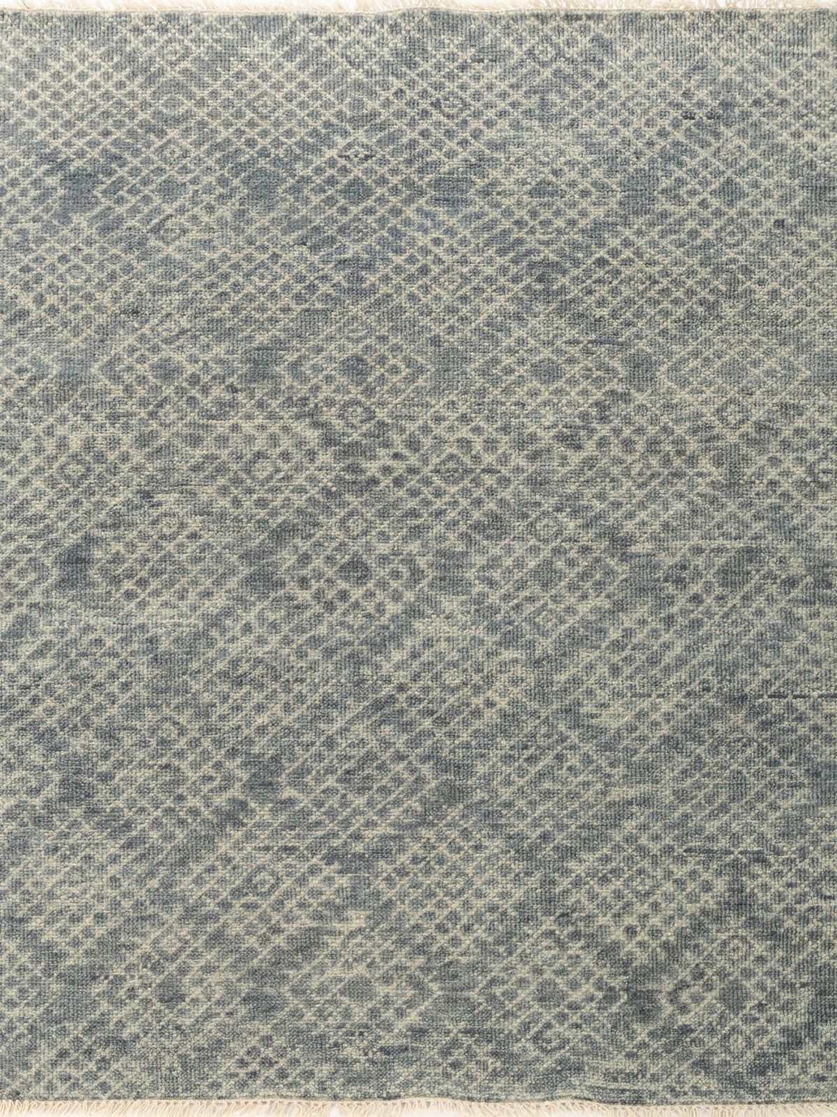 Grey Mystique wool rug in grey tones