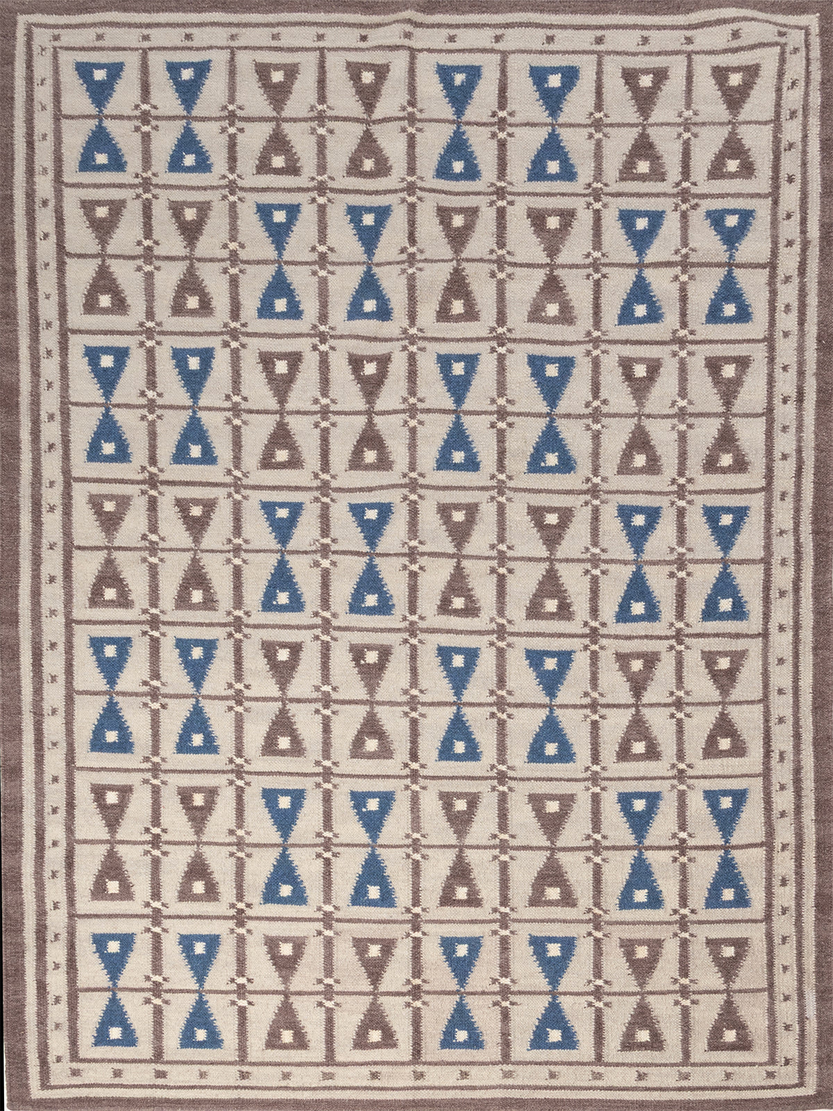 Hourglass Harmony Rug jute rug in neutral tones