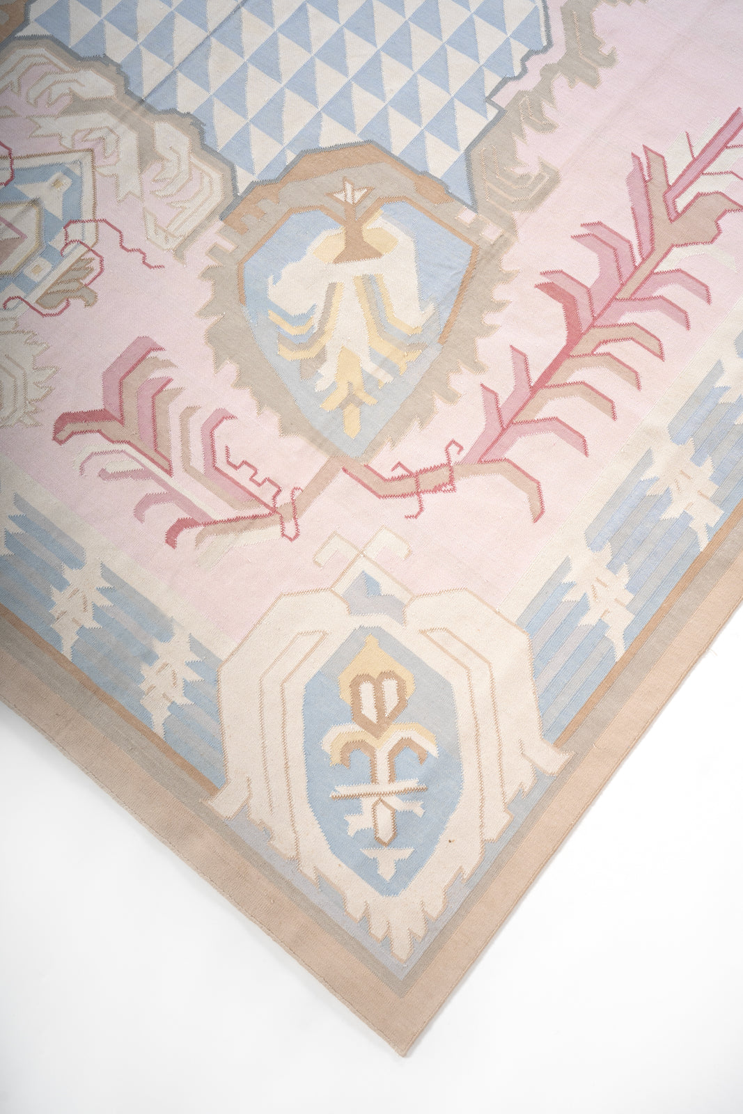 Jaipur Reverie: Handwoven Punja Dhurrie Rug close-up showing the cotton weave and traditional motif