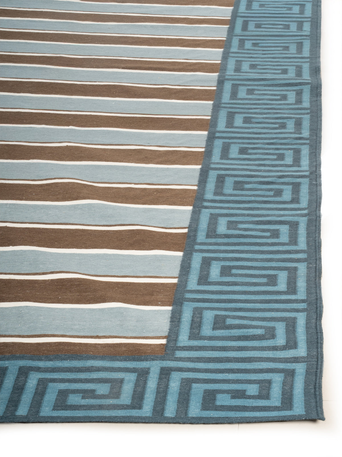 Kyma Key Border Rug - edge detail showing wool finishing