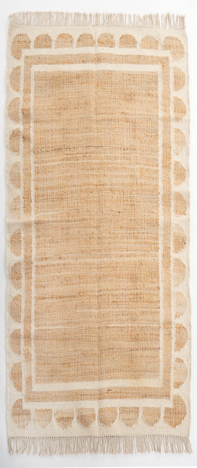 Lira Scalloped Hemp Runner-Ivory in hemp