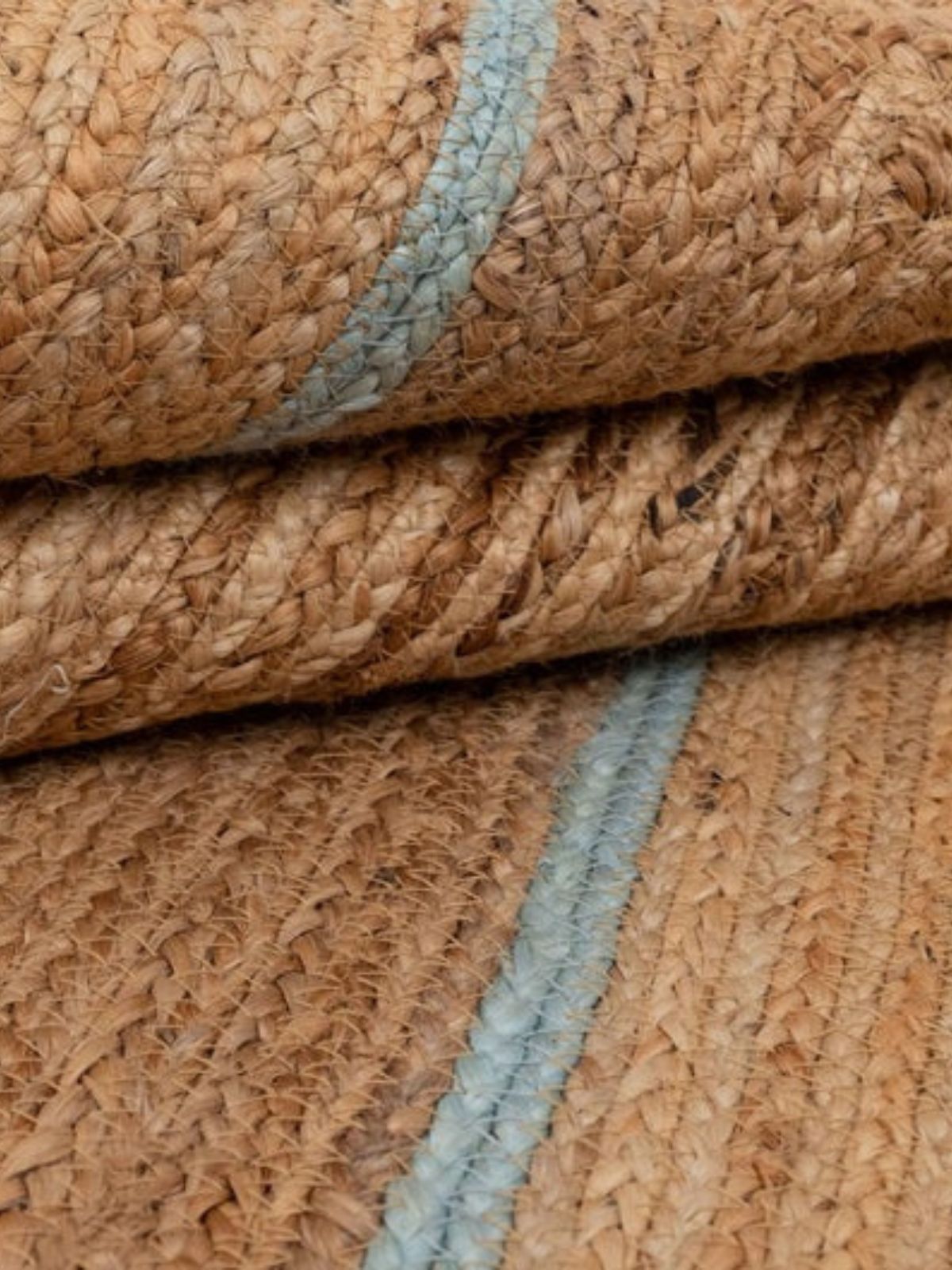 Luxor Scalloped Braided Runner-Aqua detail showing edge binding and cotton finishing of the runner