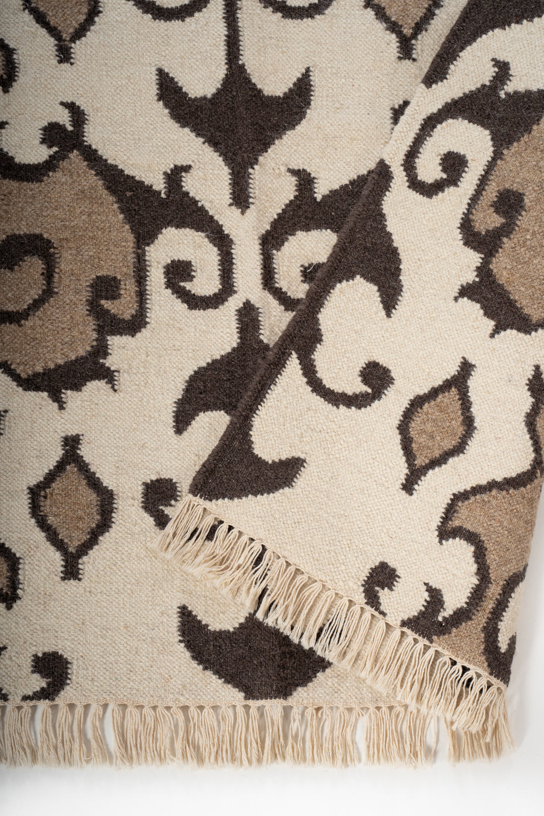 Ornate Harmony Wool Rug detail of the traditional motif in wool