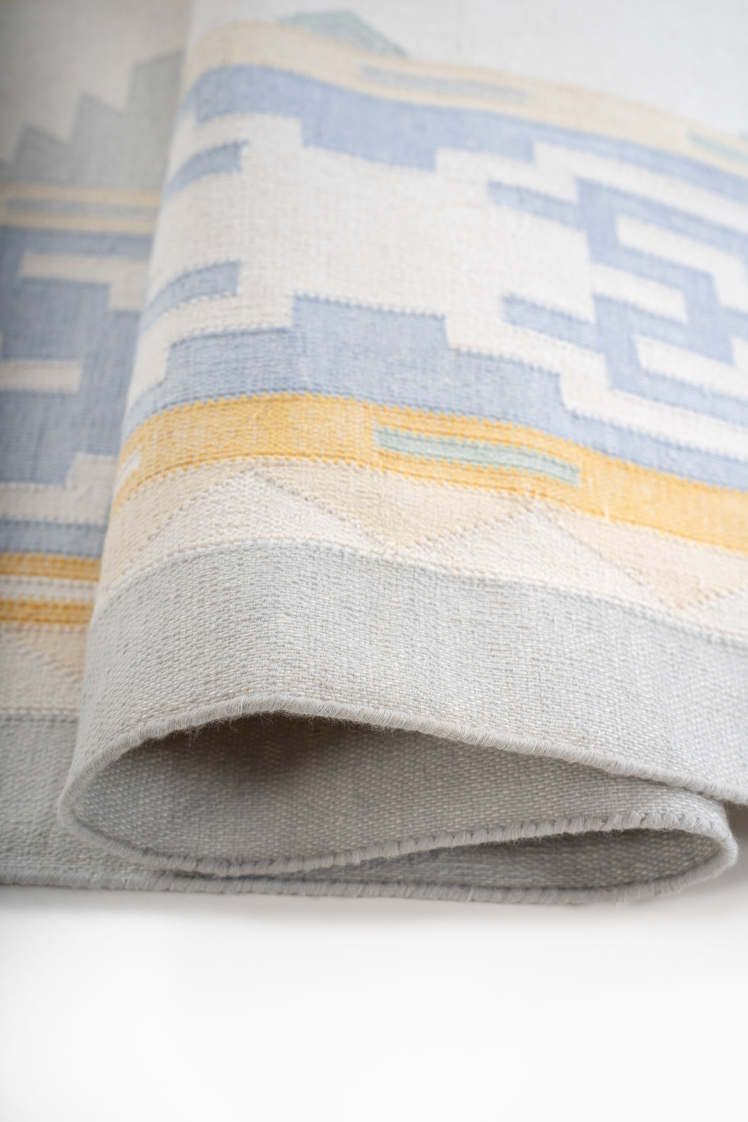 Pondicherry Tranquil Flatweave Rug - texture detail showing cotton surface