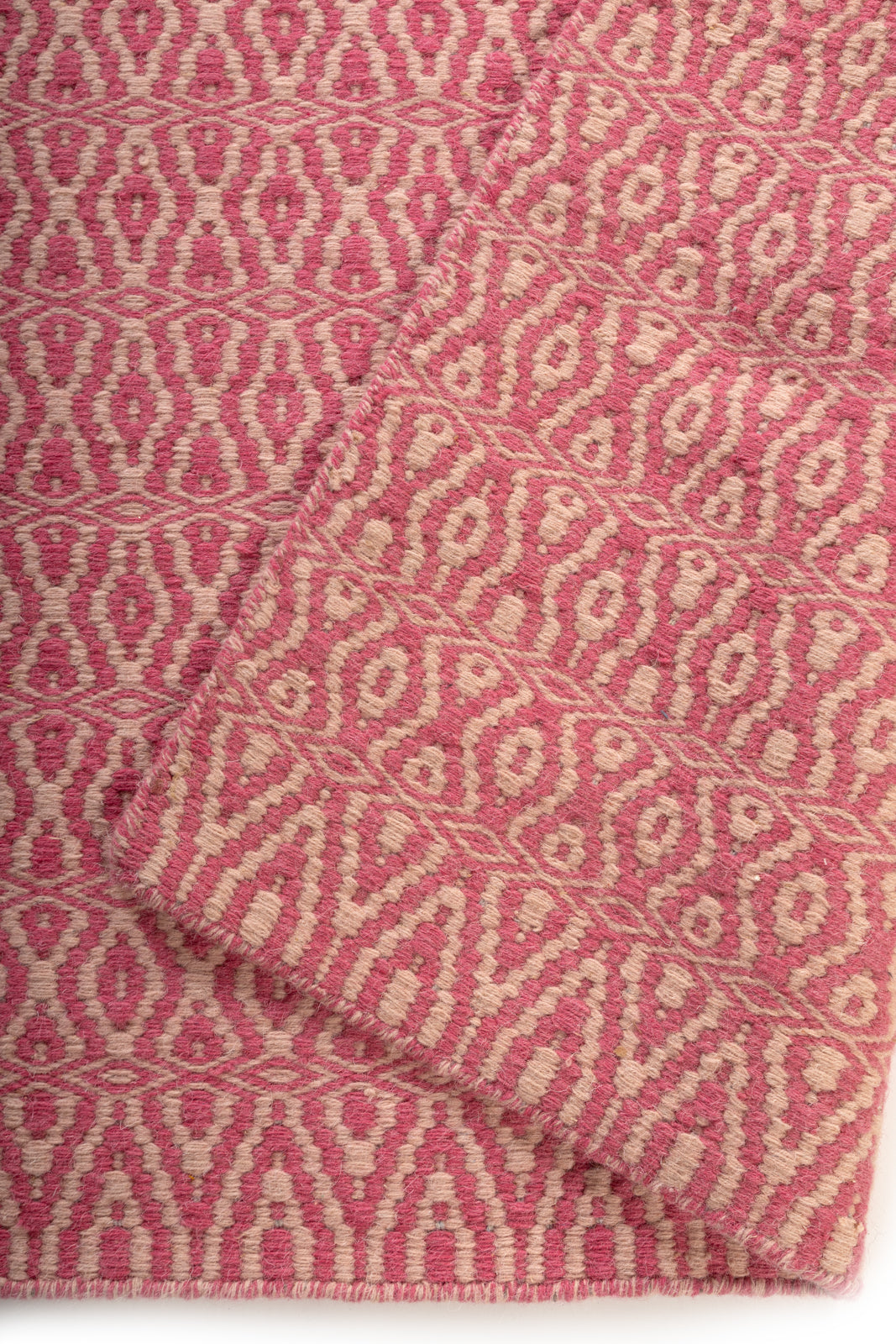 Rosewood Harmony Wool Rug detail of the striped wool surface and edge finishing