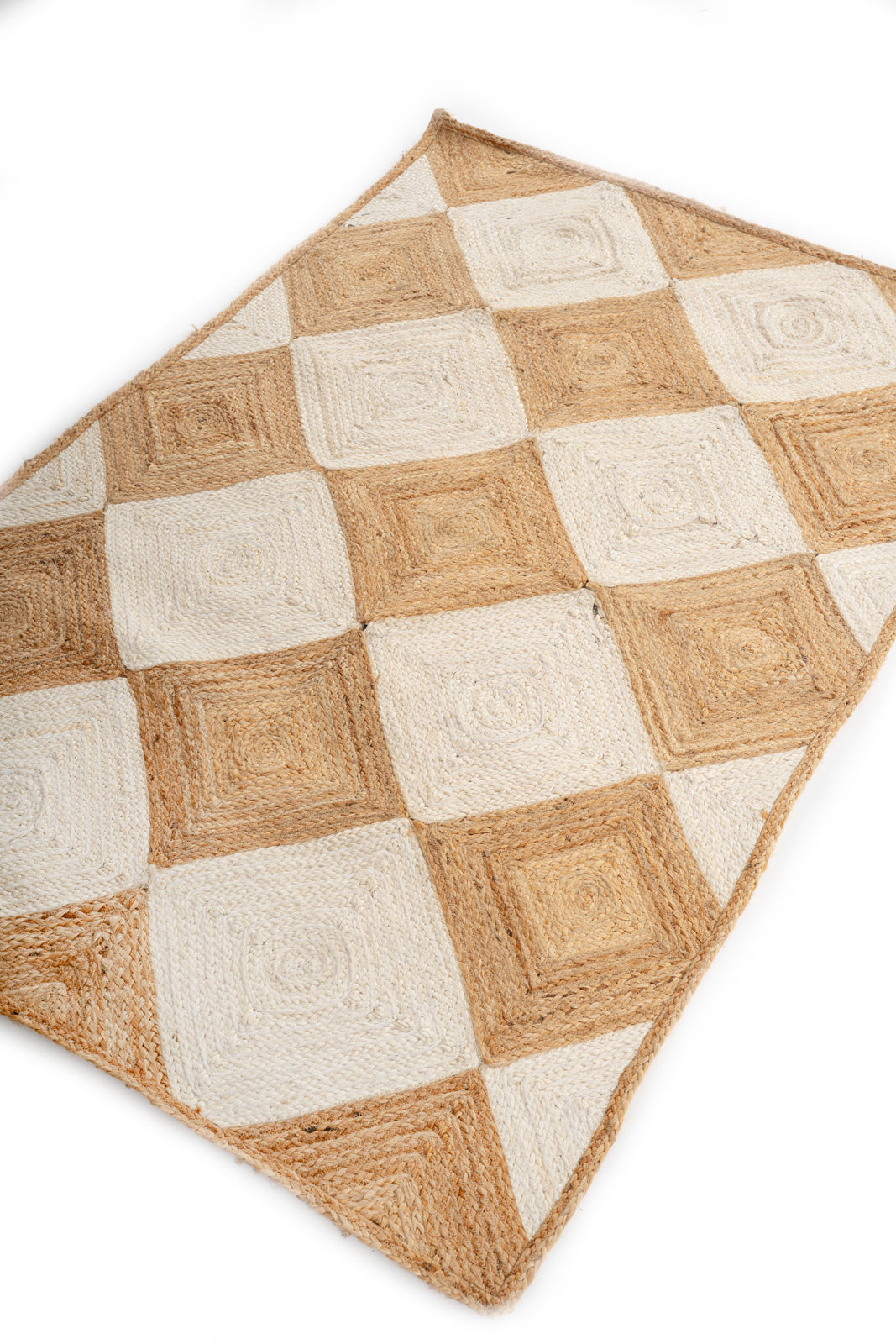 Rosso diamond braided jute rug-White close-up showing the jute weave and geometric motif