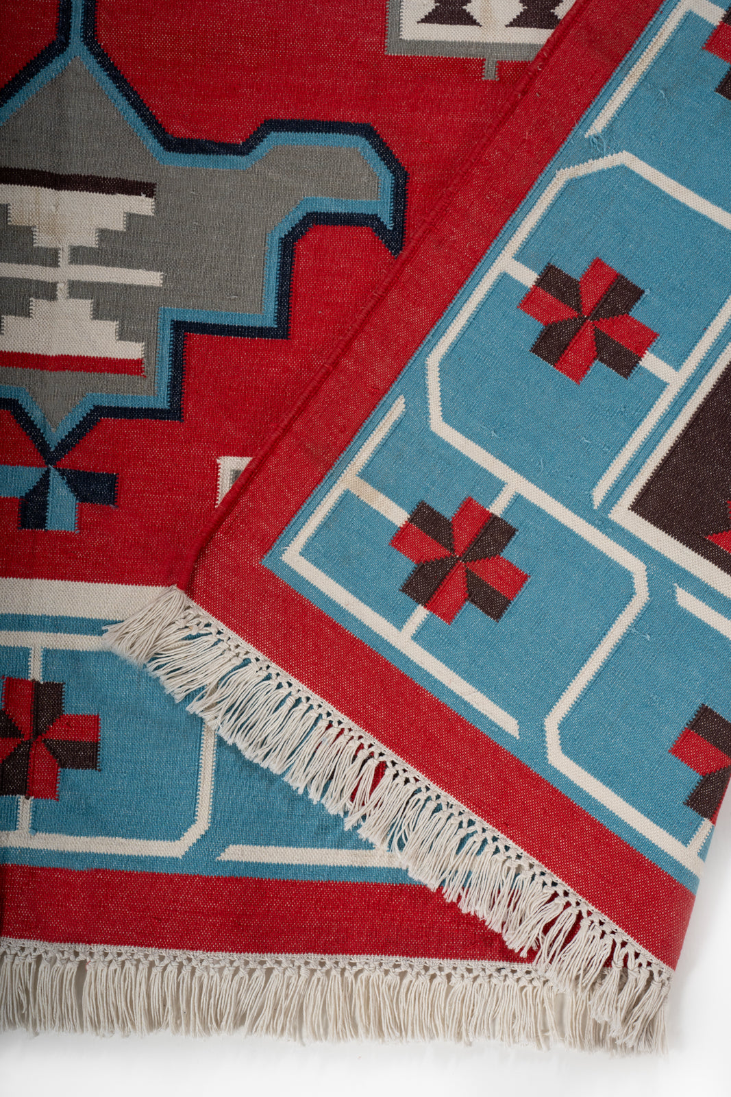 Sands of Time Cotton Flatweave Rug detail of the striped cotton surface and edge finishing
