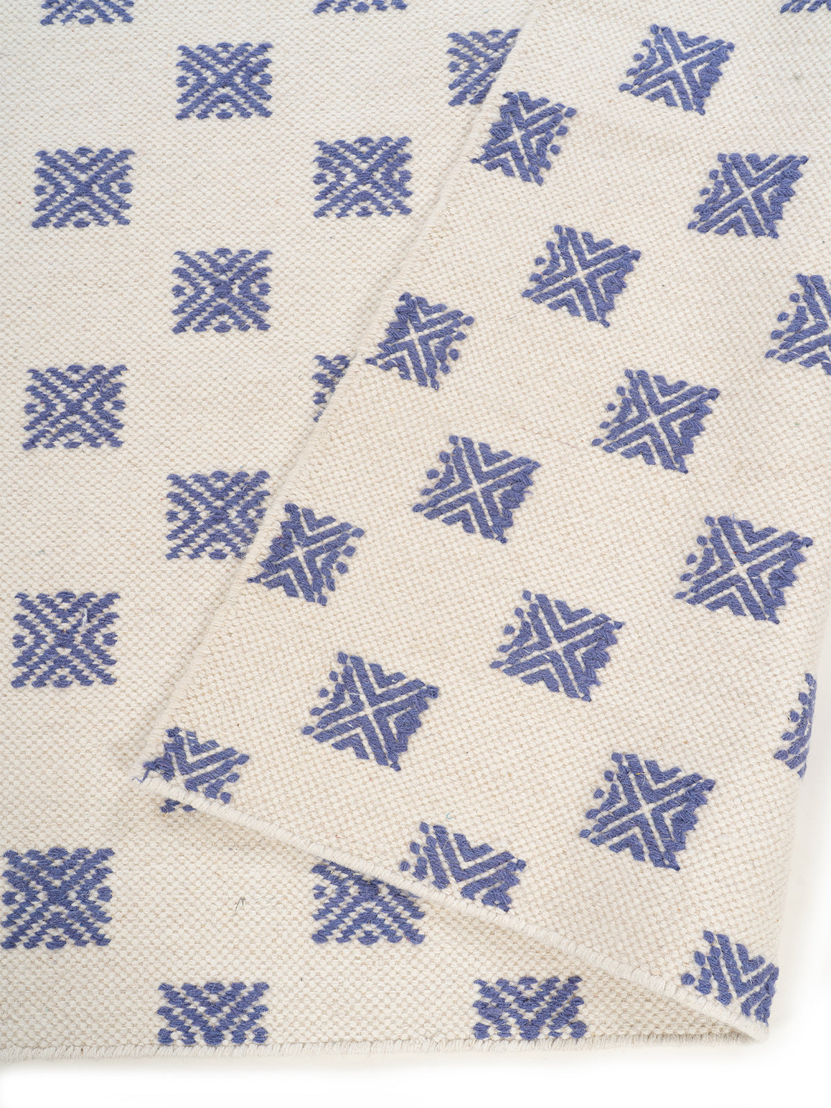Scandi Lattice Wool Rug detail of the geometric pattern in wool