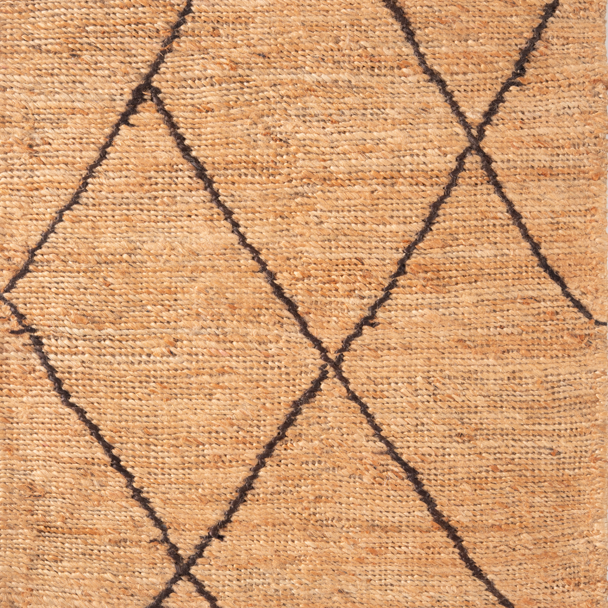 Soumak Soul : Diamond Nomad jute rug in brown tones