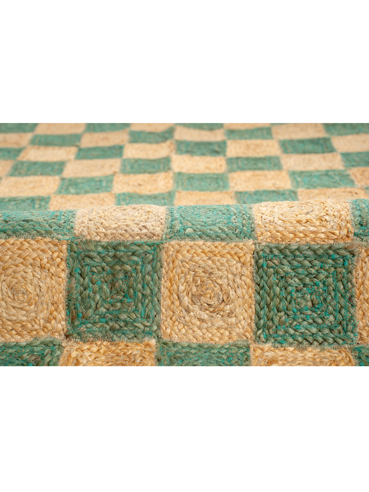 Windsor checkered Jute rug-Green close-up showing the jute weave and geometric motif