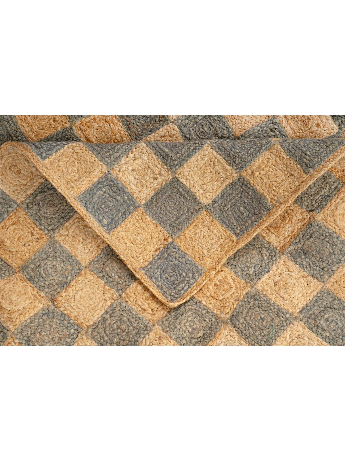 Windsor checkered Jute rug-Grey detail of the geometric pattern in jute