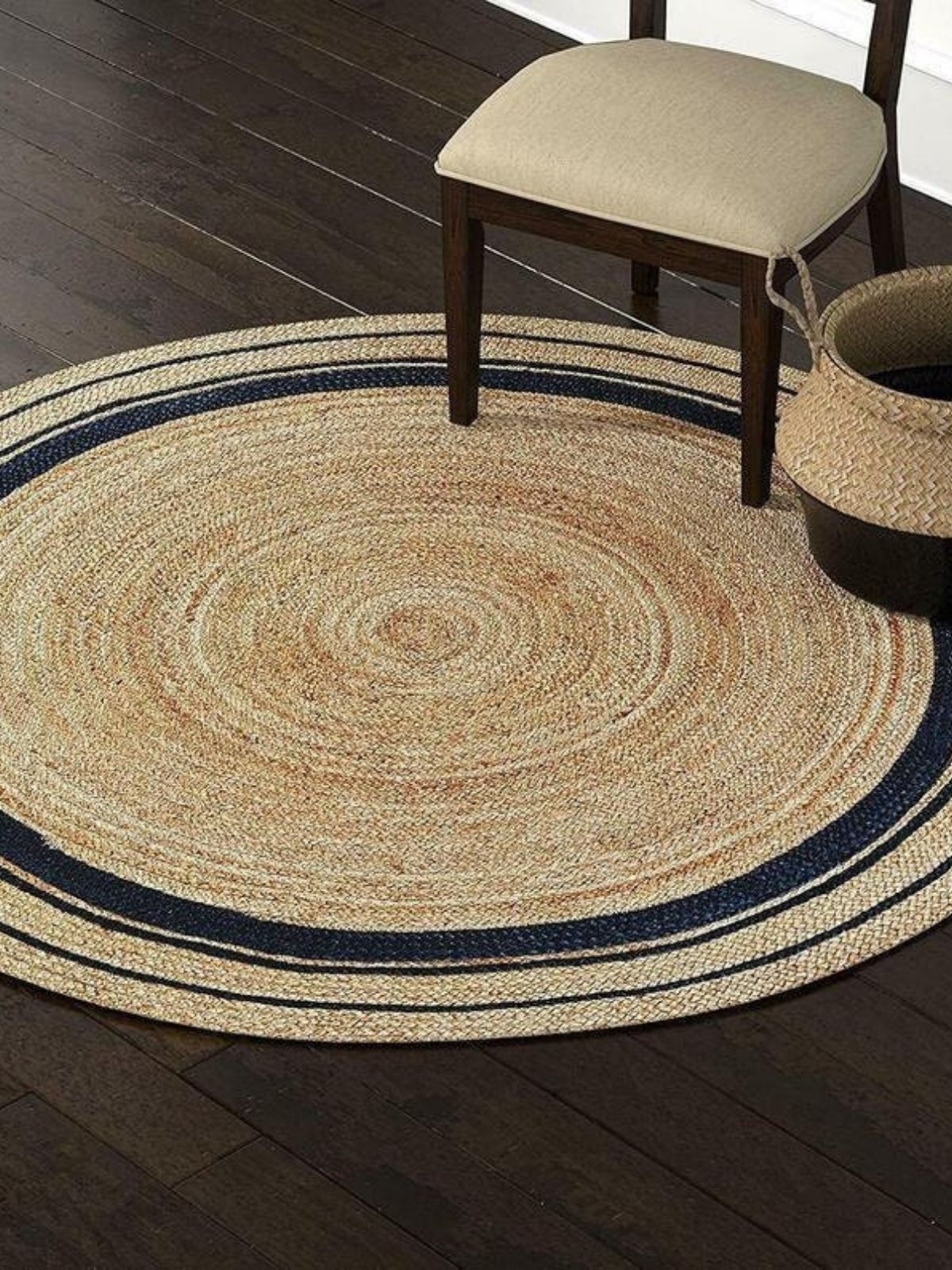 Suez bordered jute braided round rug