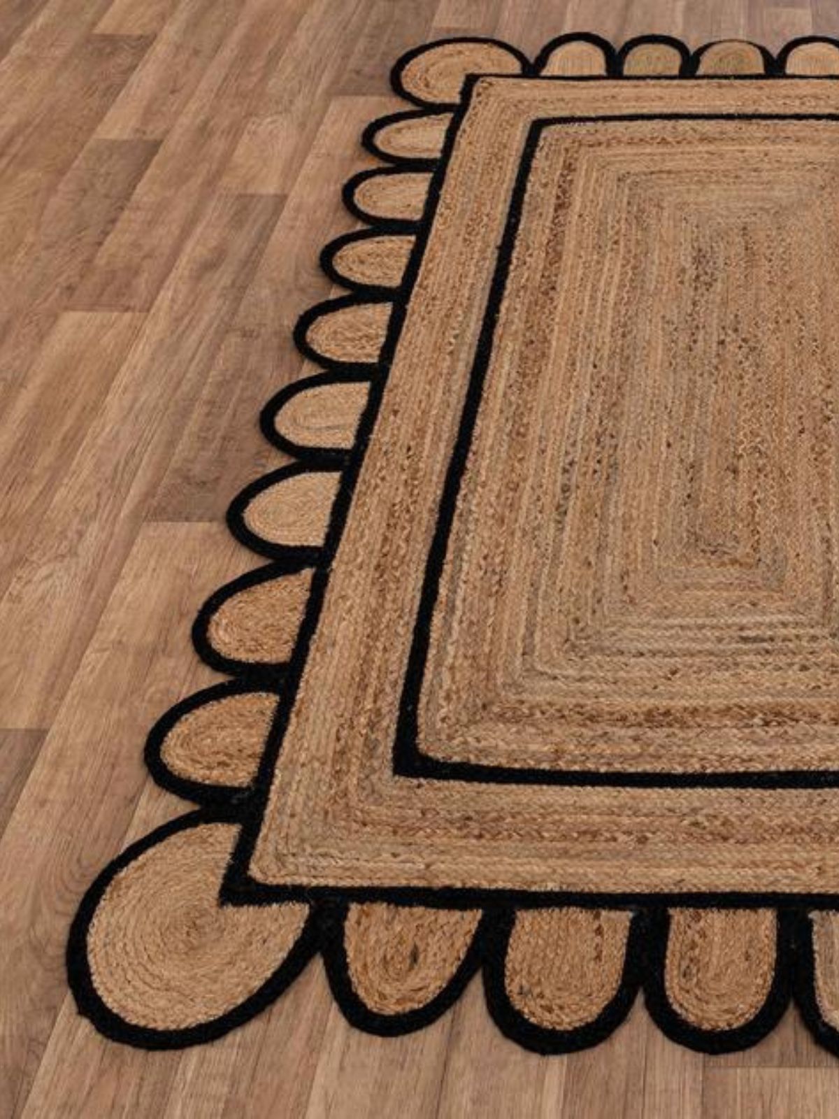 Luxor scalloped braided area rug