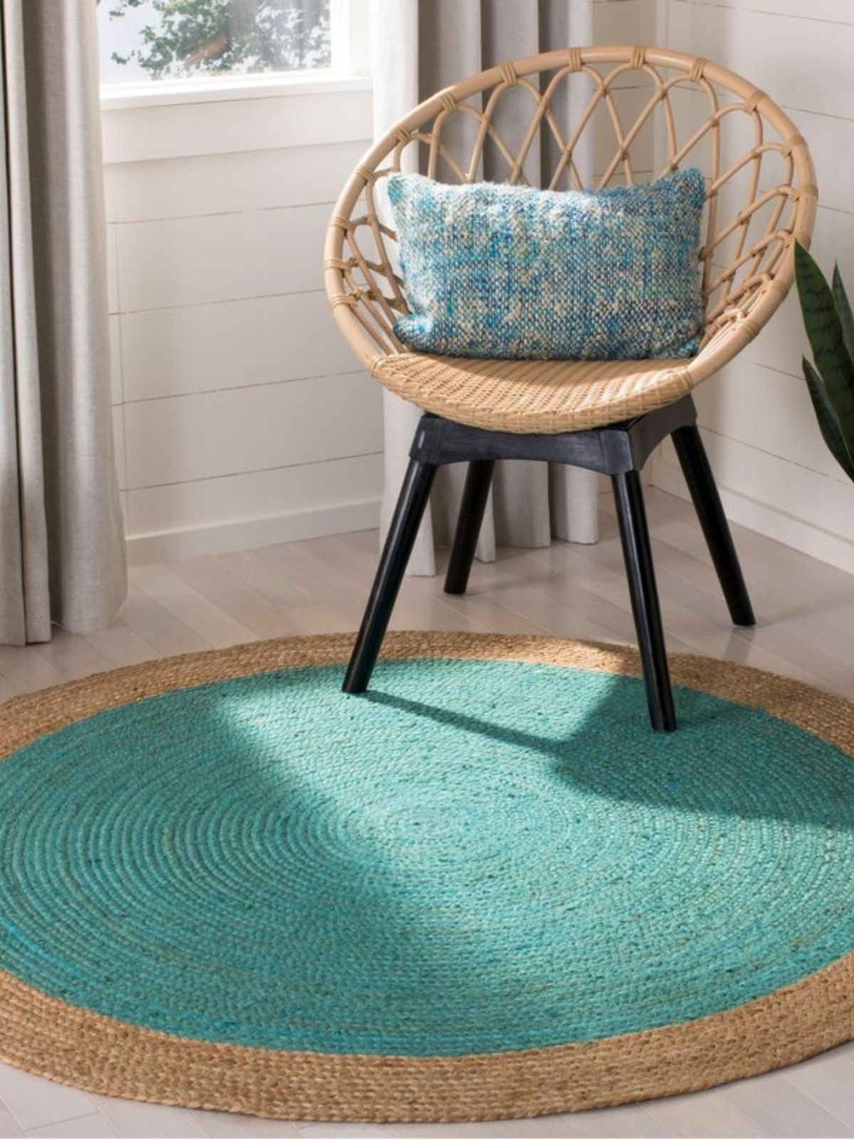 Asmara bordered round rug