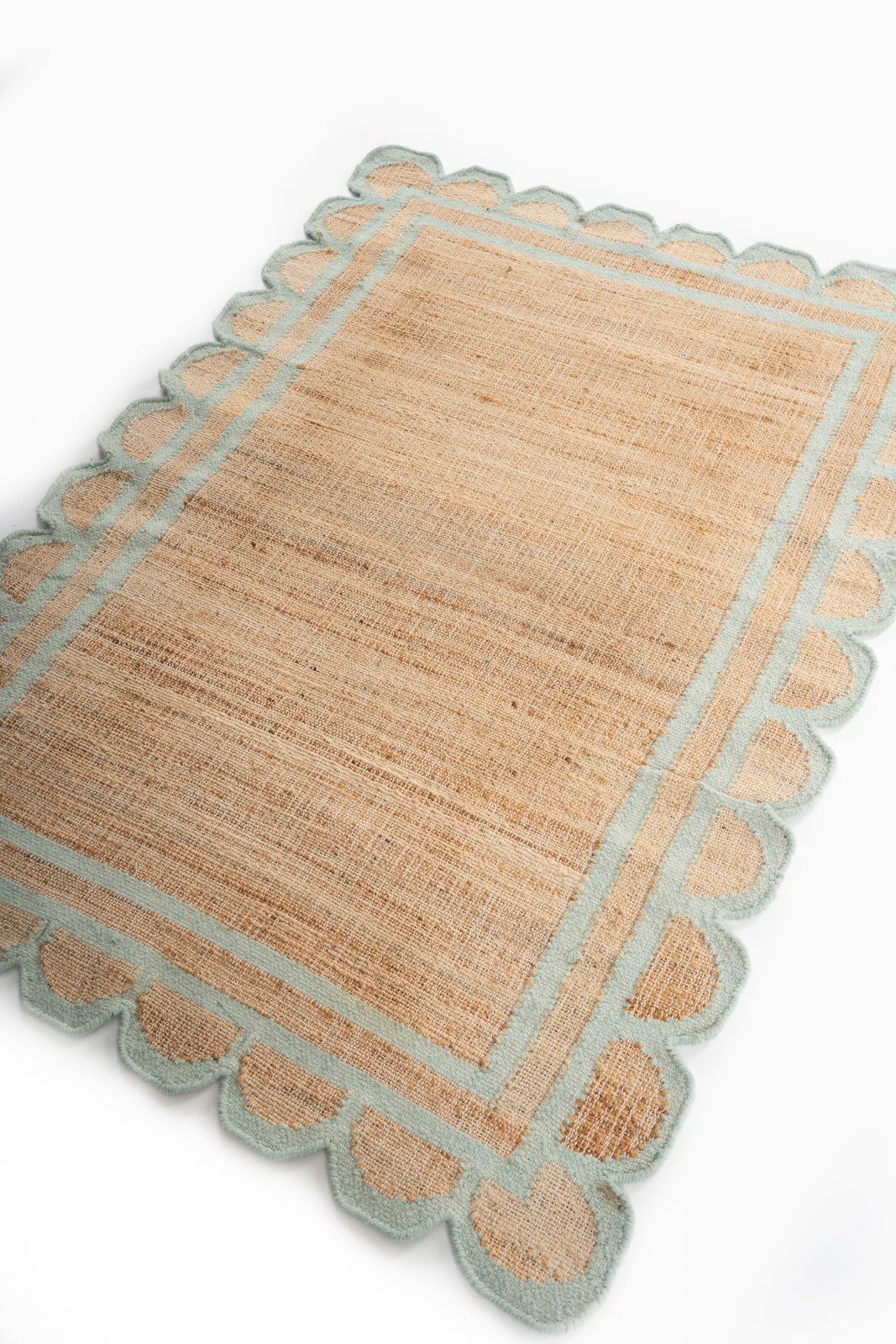 Kigali scalloped hemp rug