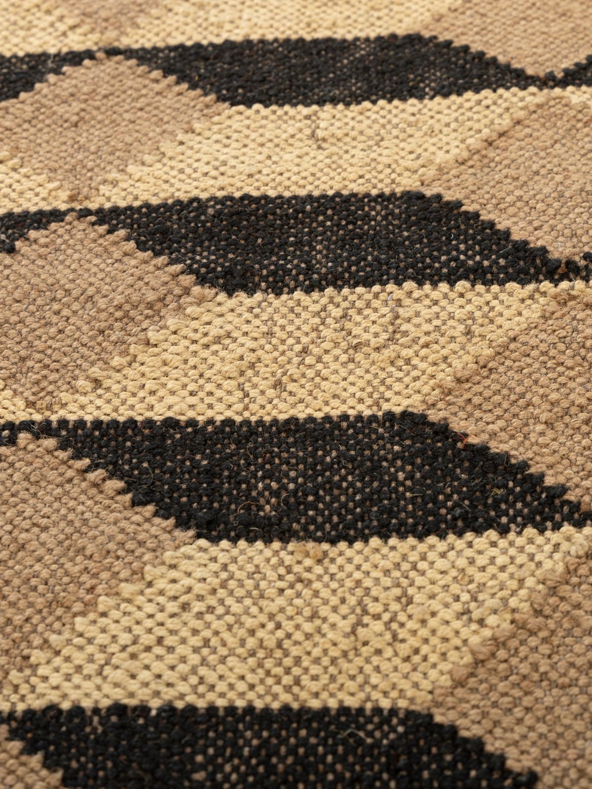 Wave Crest Wool Flatweave Rug