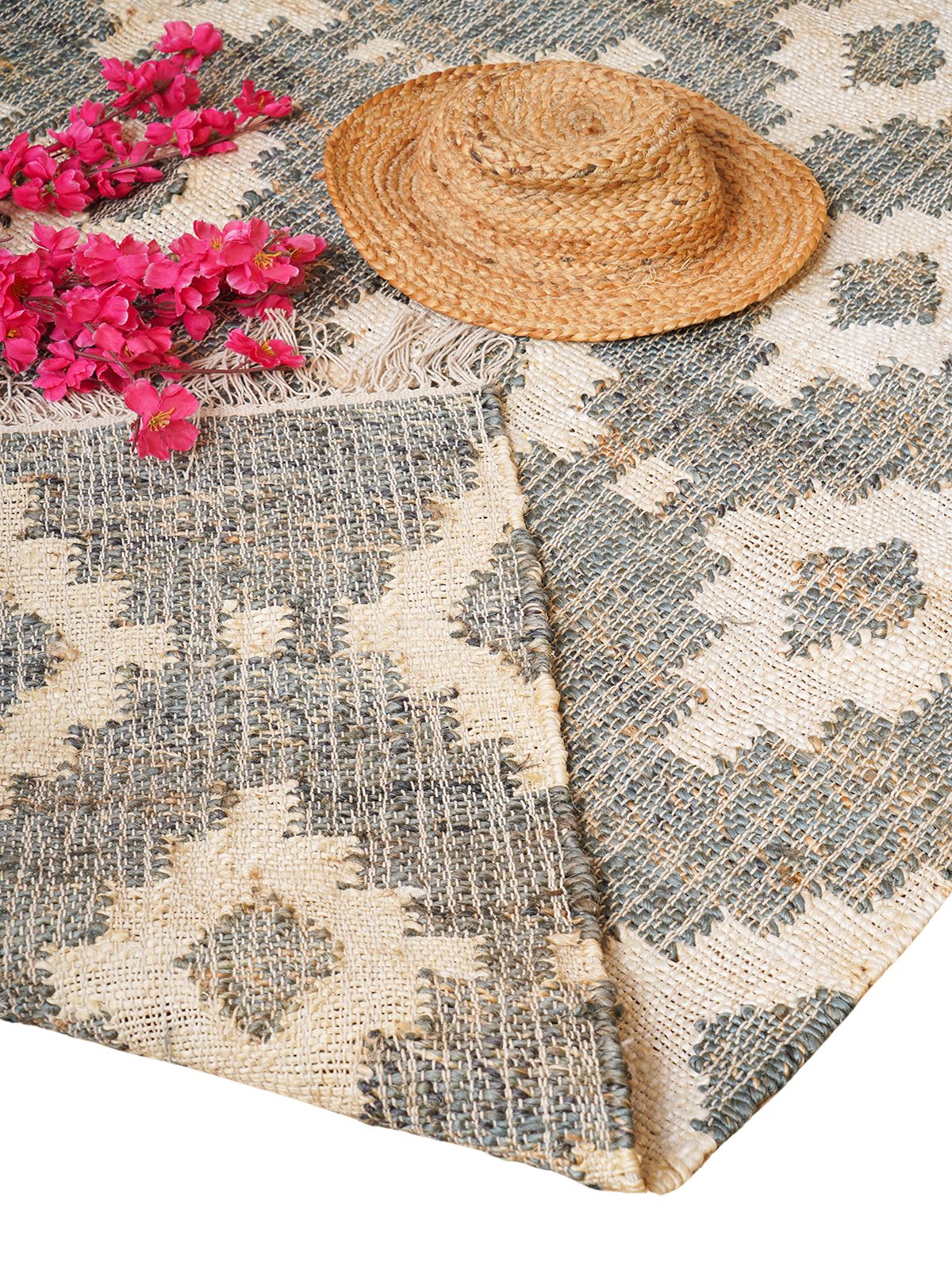 Monochrome Kilim Jute Rug