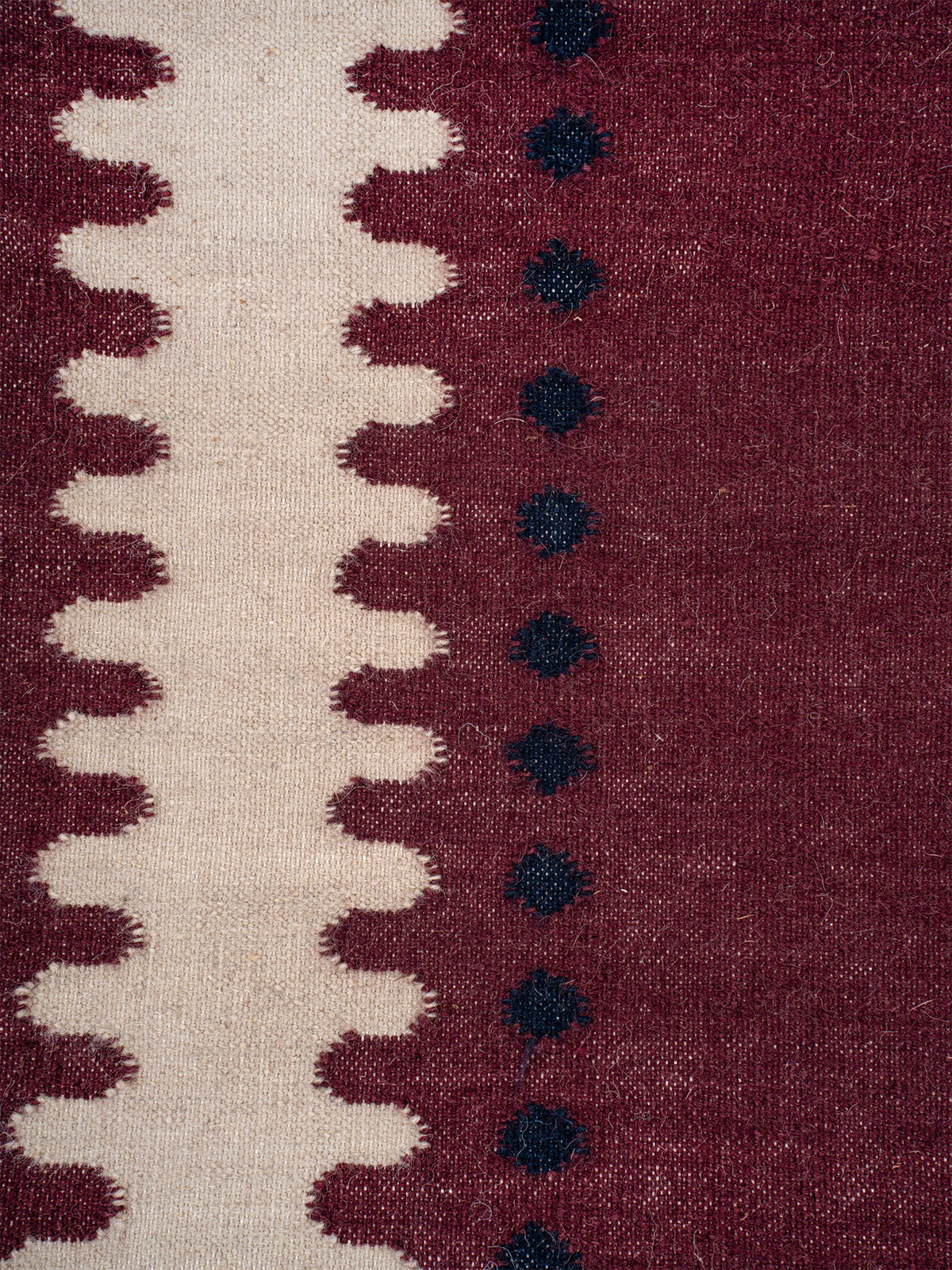 The Pebble Trail Runner - Merlot