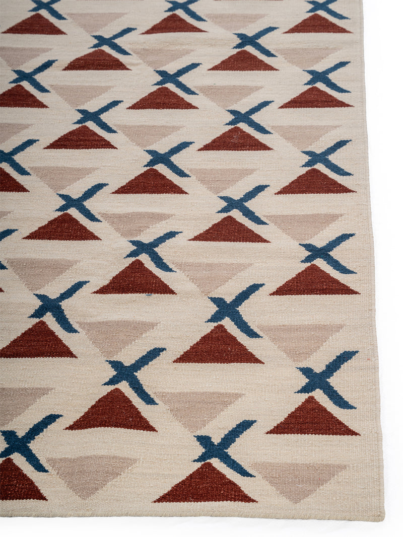 Natural fibre jute rug by Aarohana Home
