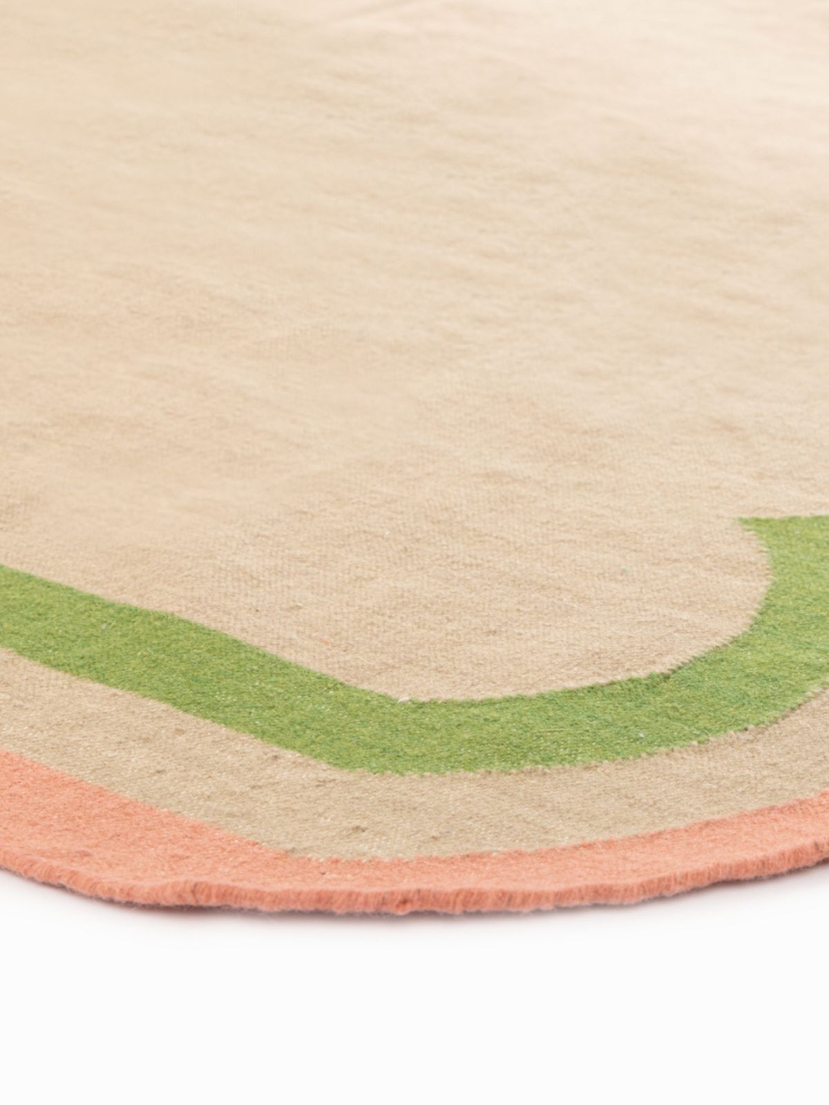 Peachy Pastures Scalloped Rug