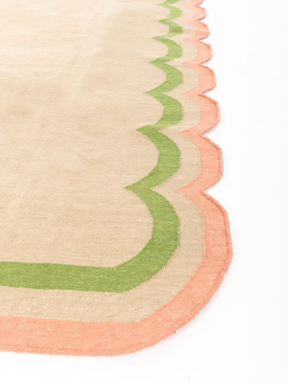 Peachy Pastures Scalloped Rug