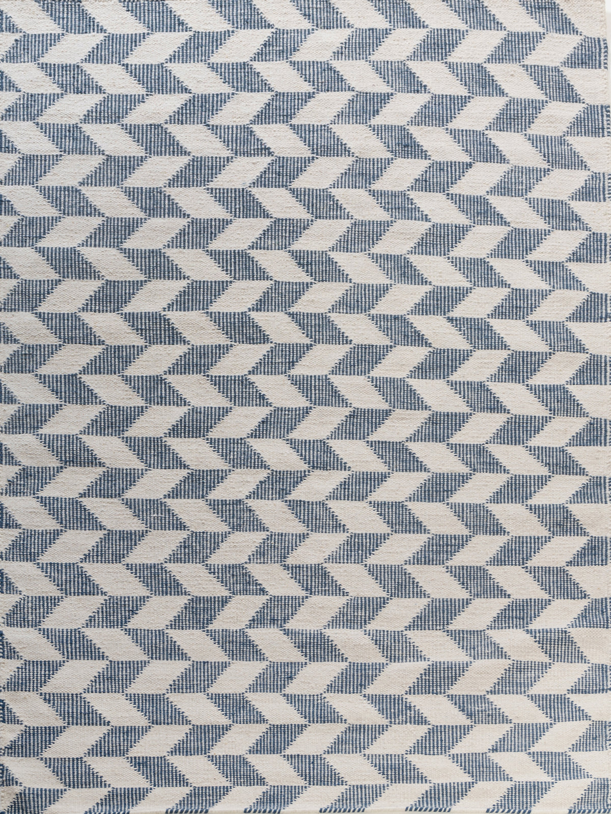 Breezehaven Rug wool rug in blue tones