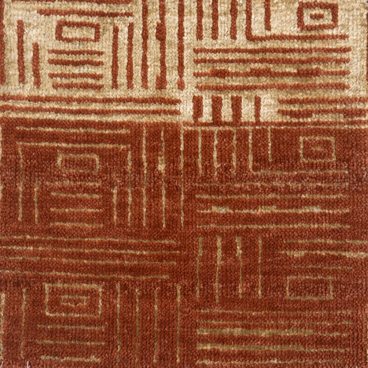 Cipher : Sienna Scroll bamboo silk rug in red tones