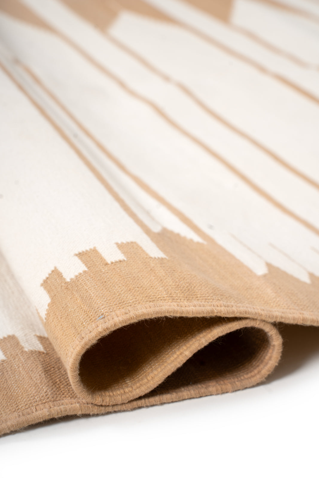 Dusky Arrows Flatweave Rug - texture detail showing cotton surface
