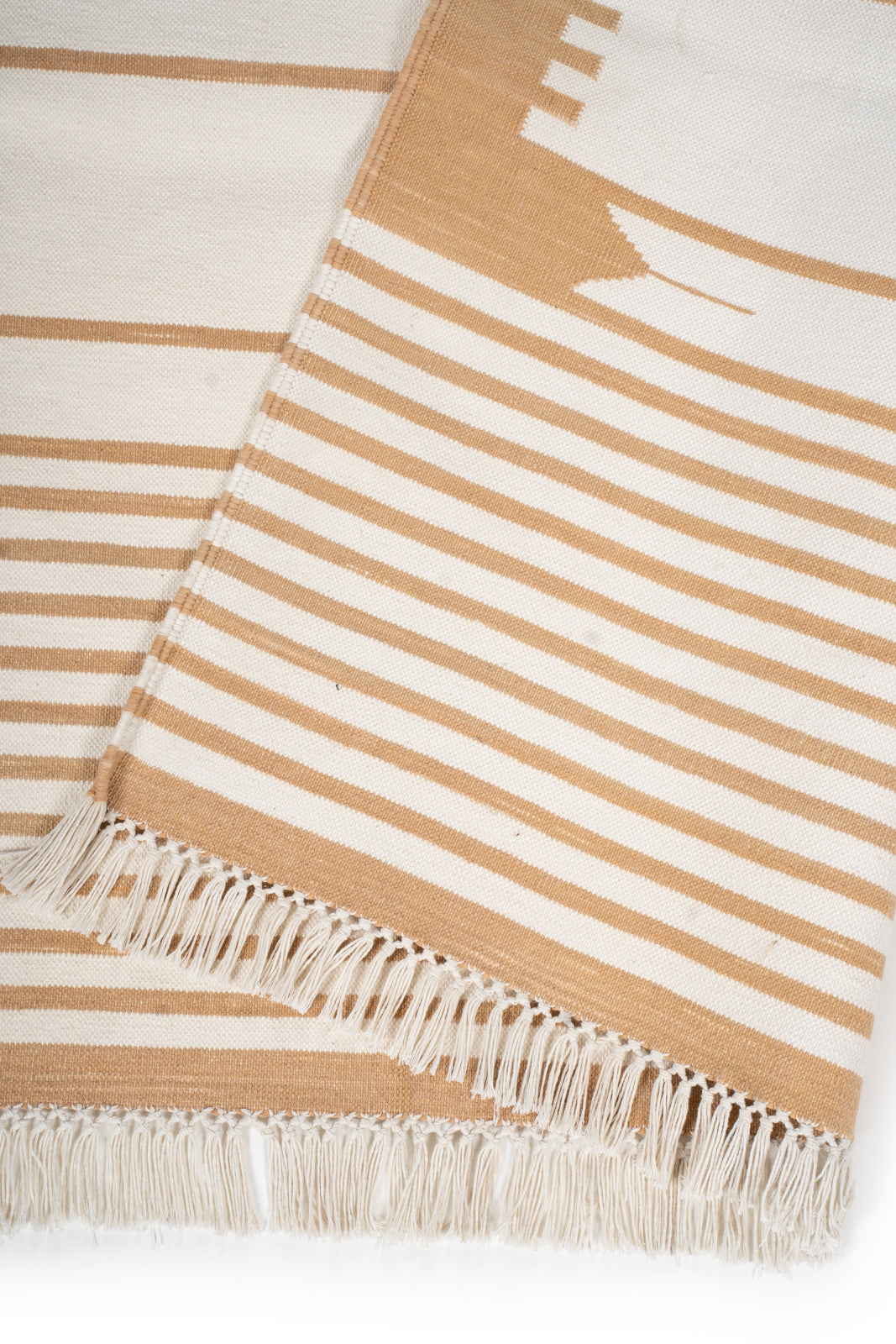 Dusky Arrows Flatweave Rug detail of the geometric pattern in cotton