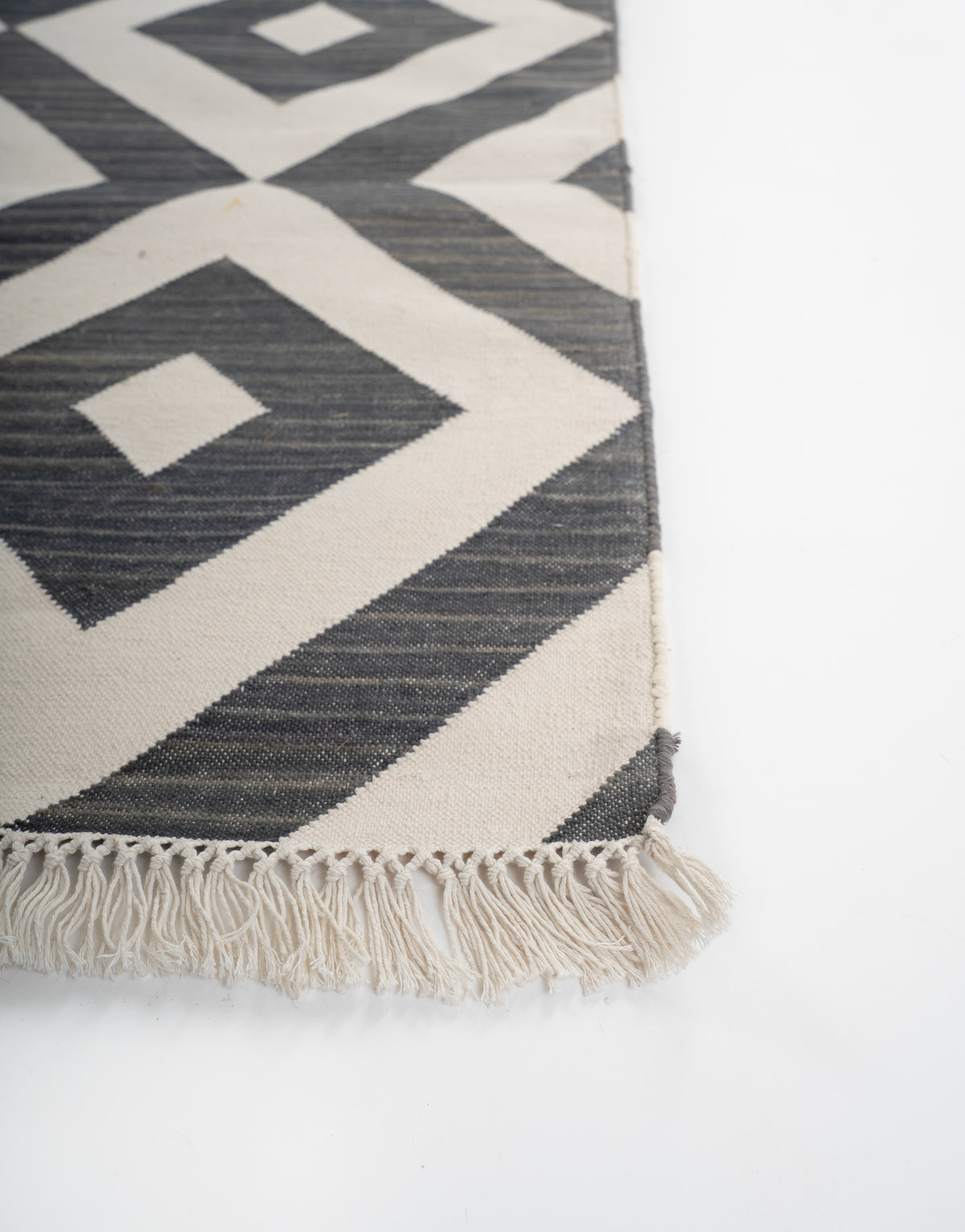 Geometric Diamonds Flatweave Cotton Rug detail of the geometric pattern in cotton