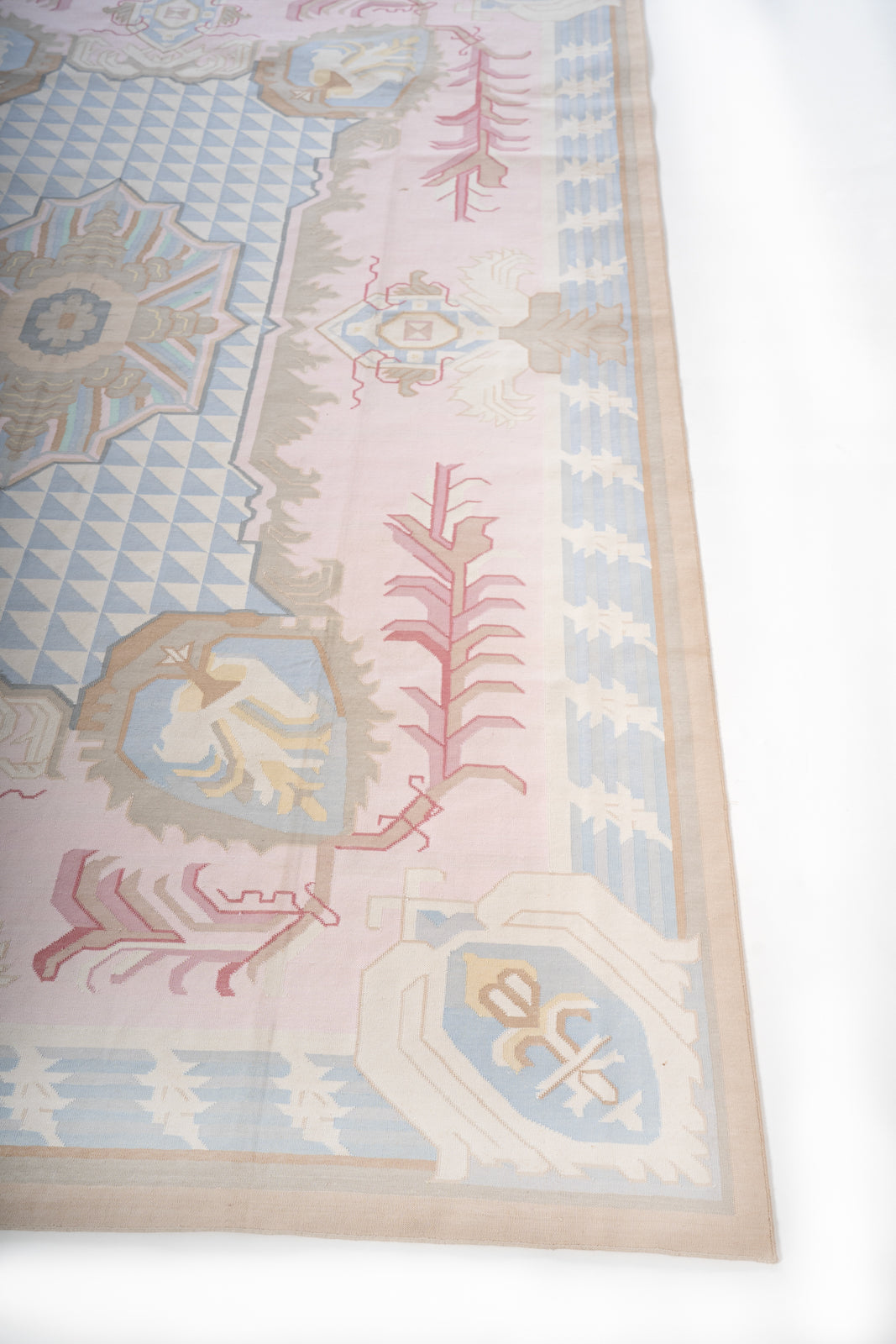 Jaipur Reverie: Handwoven Punja Dhurrie Rug cotton rug styled in a living room interior
