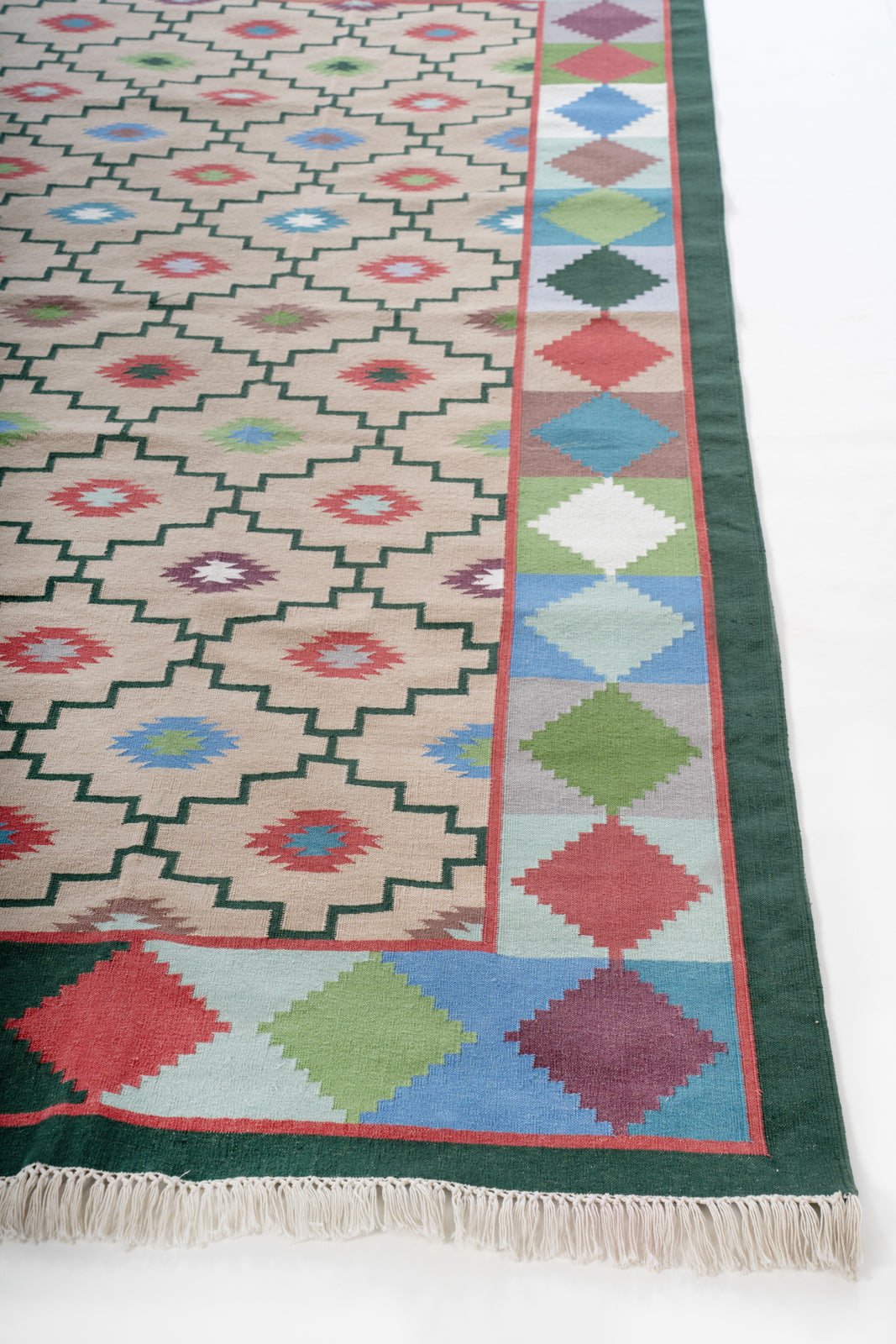 Jaisalmer Majesty Flatweave rug cotton rug styled in a living room interior