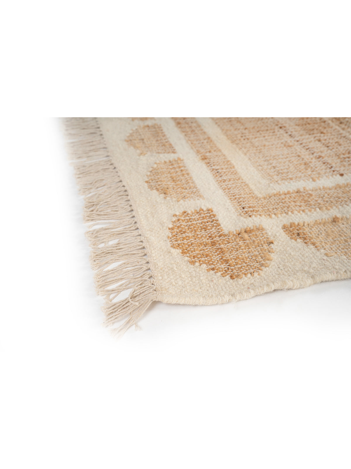Lira Scalloped Jute Rug-White close-up showing the jute weave and surface texture