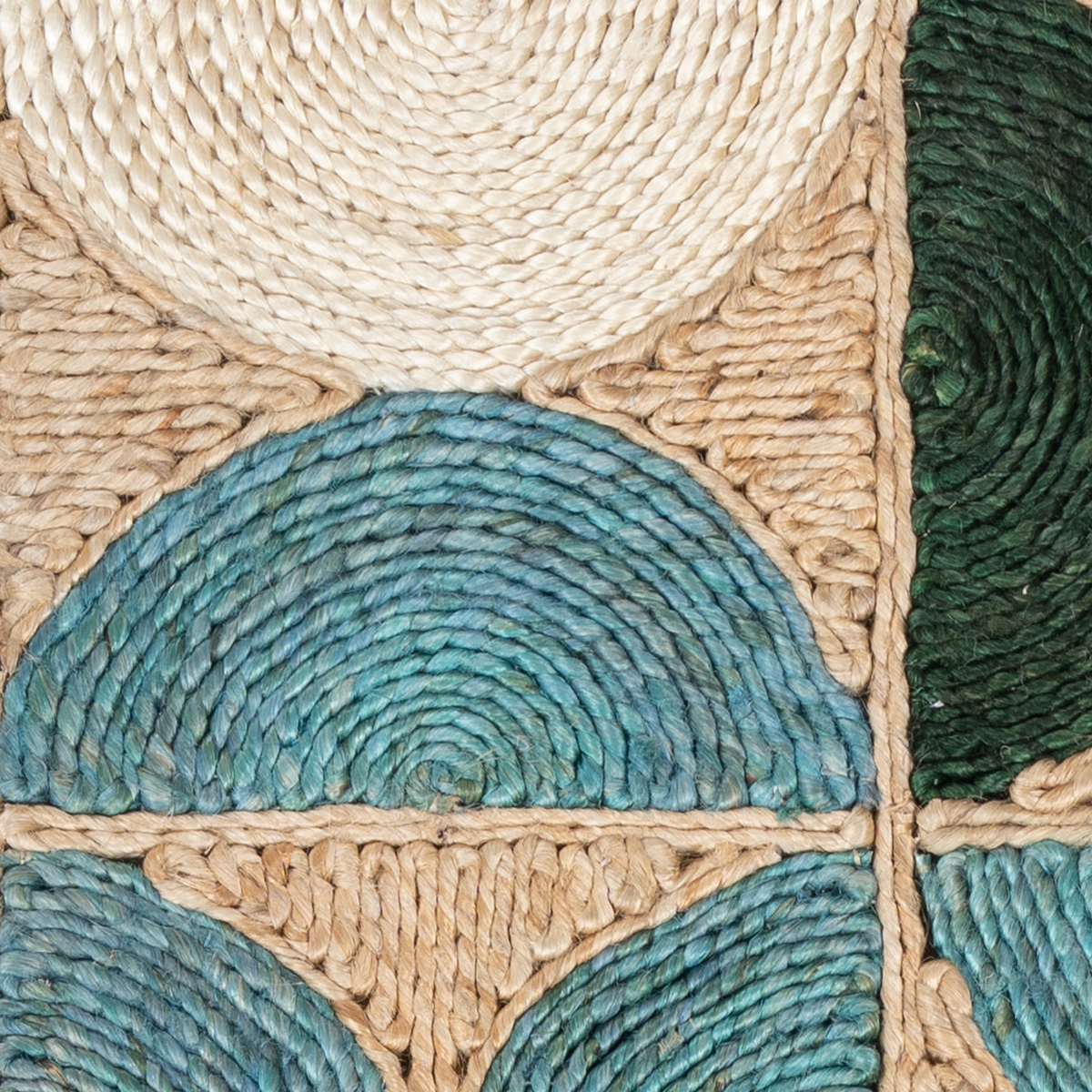 Looma : Chandrika close-up showing the mixed fibre weave and geometric motif