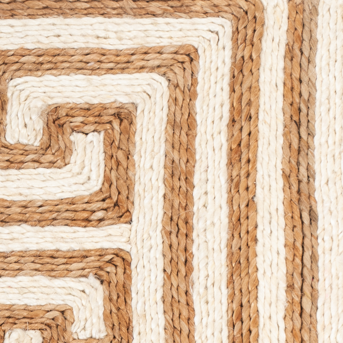 Looma : Ghera close-up showing the mixed fibre weave and geometric motif