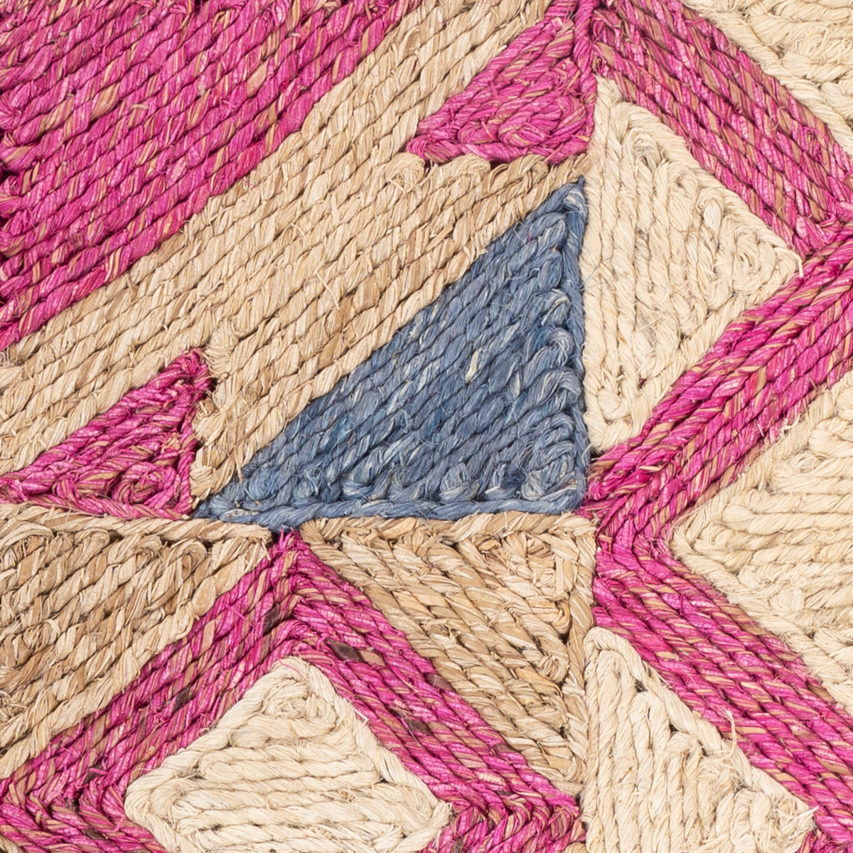 Looma : Jhalak close-up showing the mixed fibre weave and geometric motif