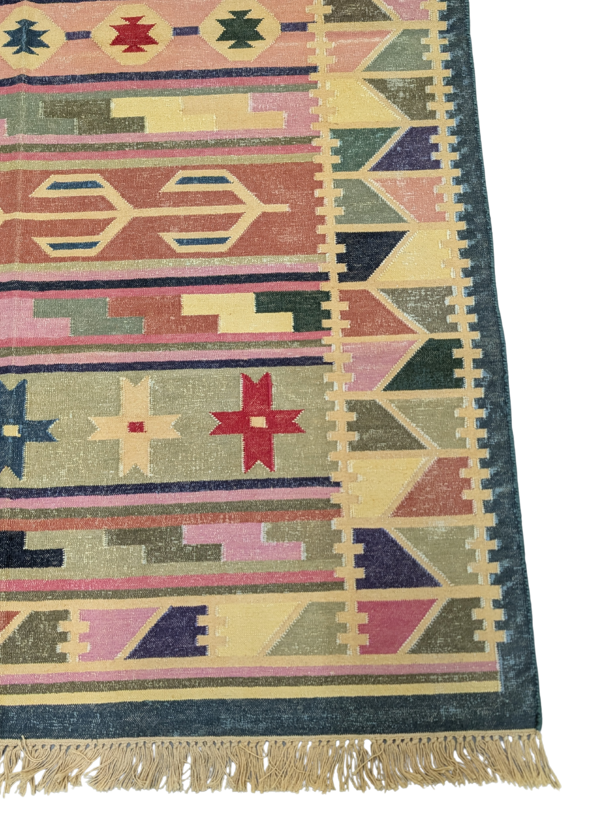 Lost Caravan - Vintage Dhurrie cotton rug styled in a living room interior