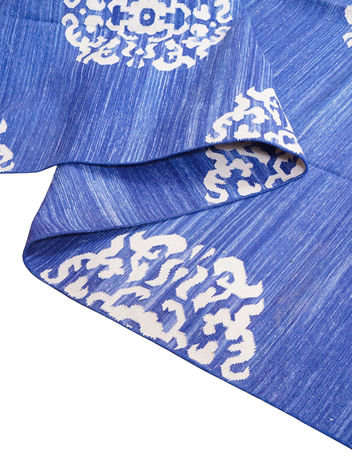 Medallion Flatweave rug-blue detail of the traditional motif in cotton