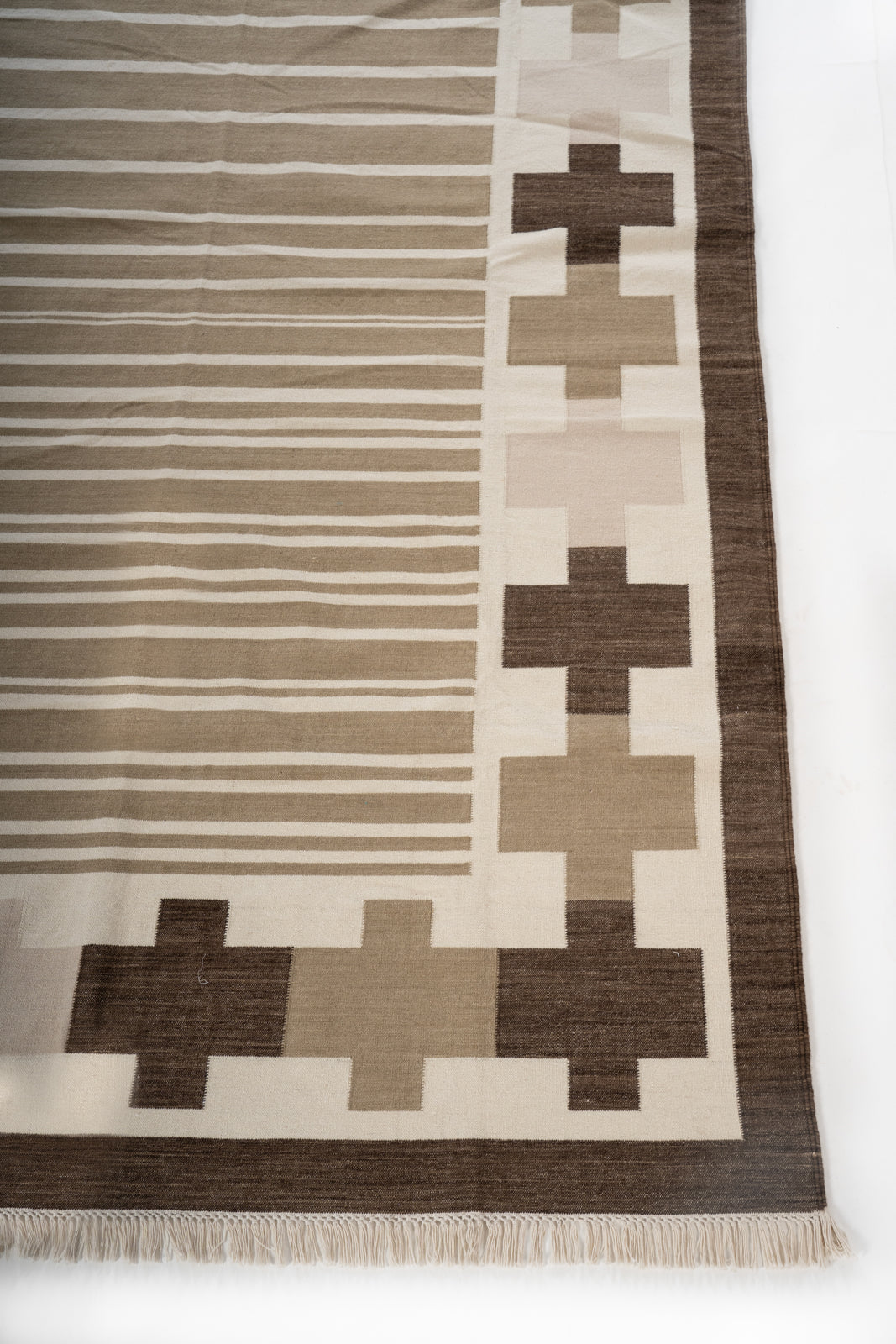 Mocha Comfort Flatweave Rug cotton rug styled in a living room interior