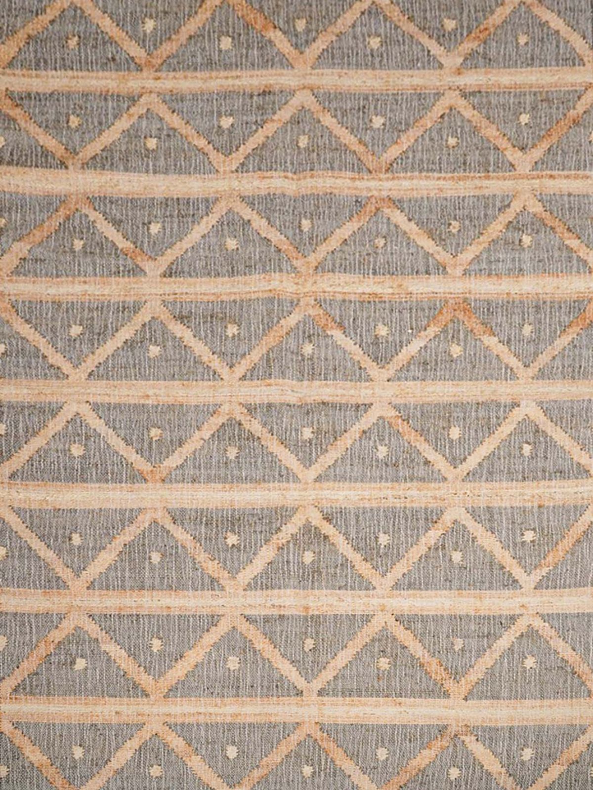 Modern Handcrafted Geometric Rug jute rug in black tones