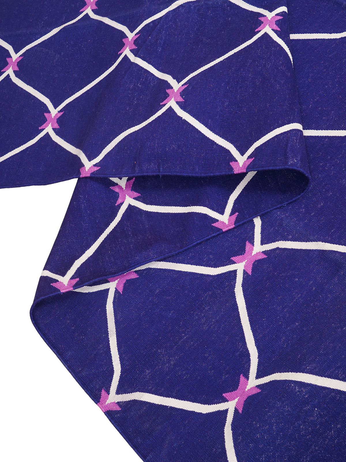 Moonlit Ogee Rug detail of the geometric pattern in wool