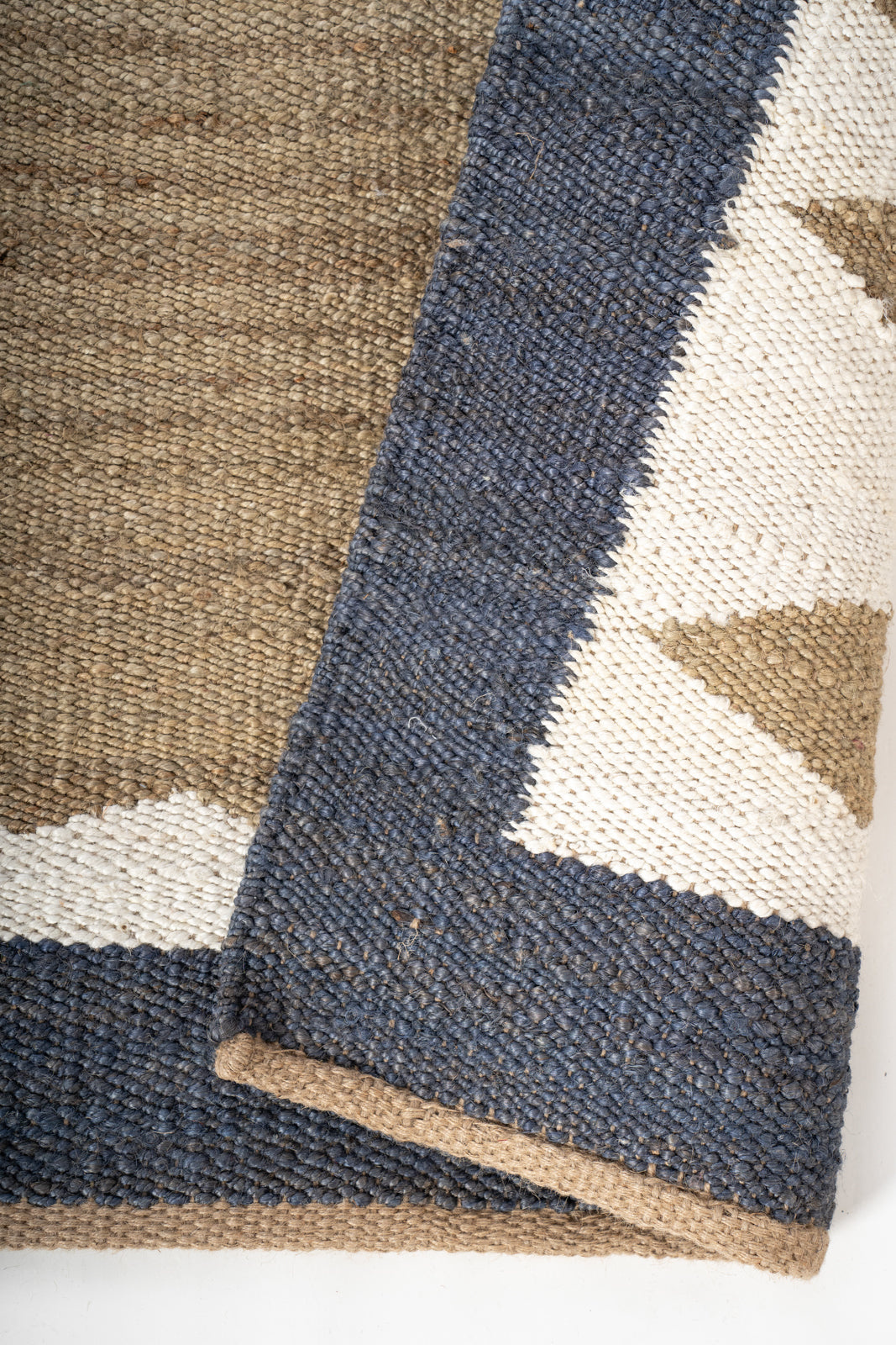 Mountain Ridge Jute Rug detail of the geometric pattern in jute