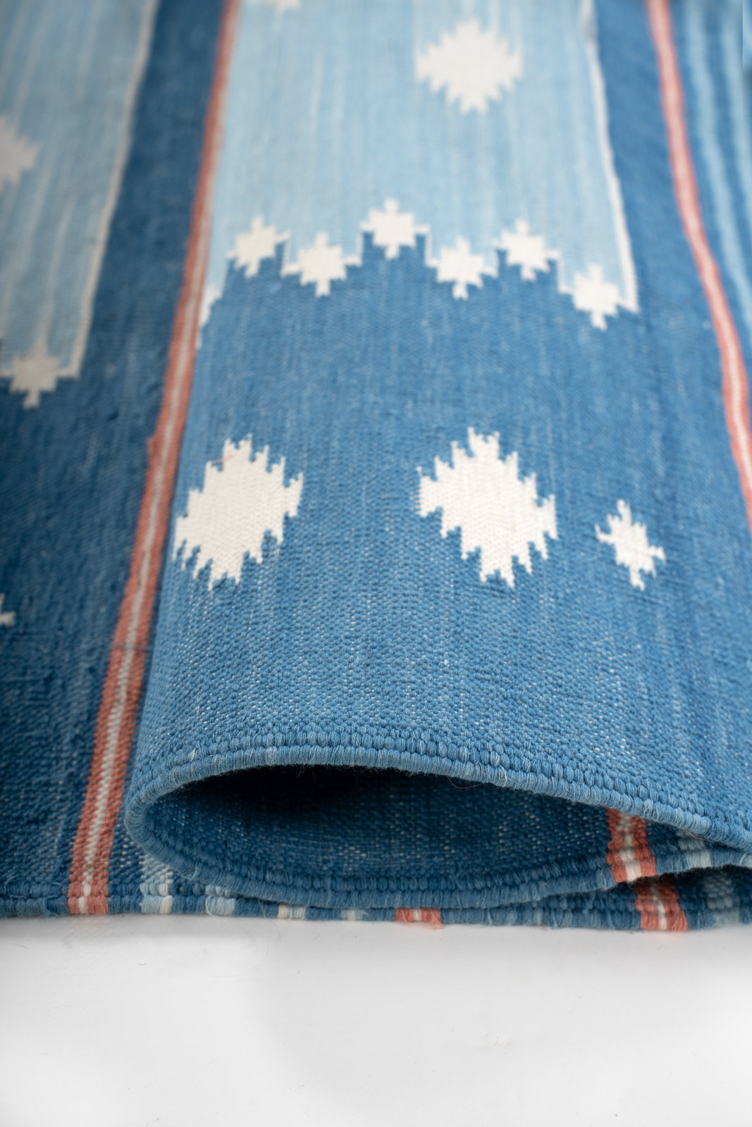 Ocean Essence Wool Flatweave Rug - texture detail showing wool surface