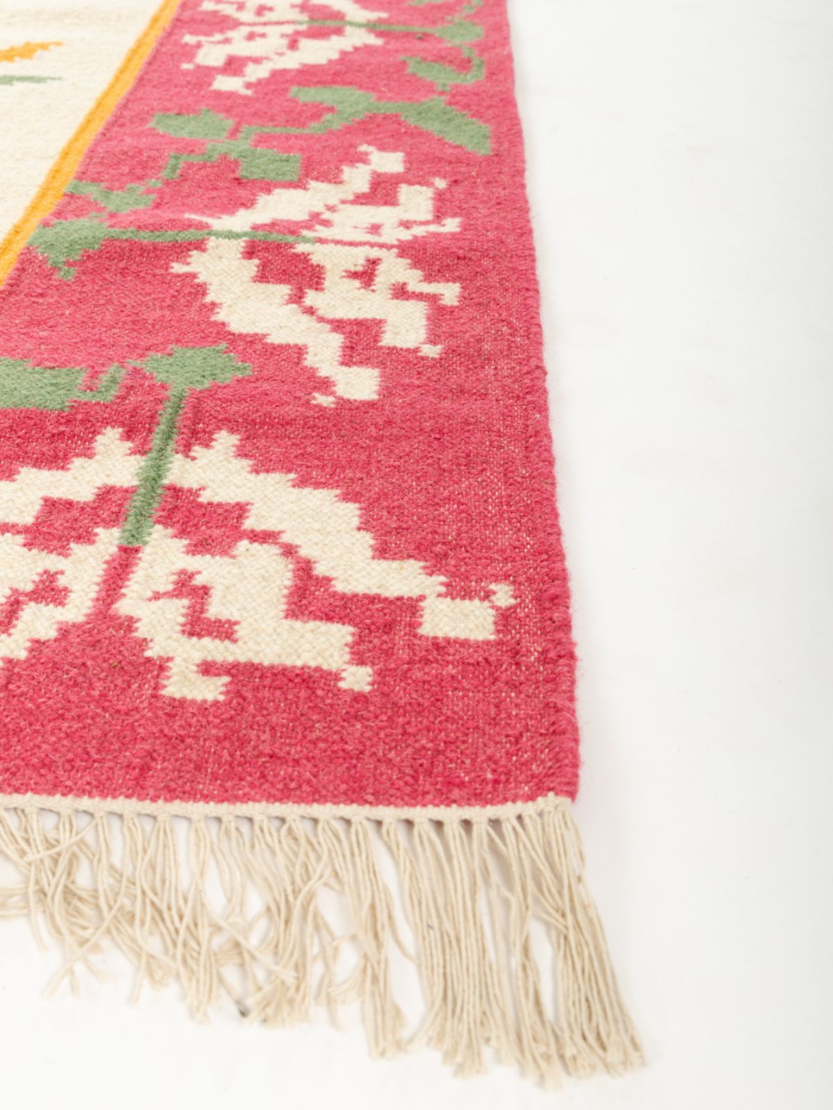 Petal Puzzle Flatweave Rug - texture detail showing cotton surface